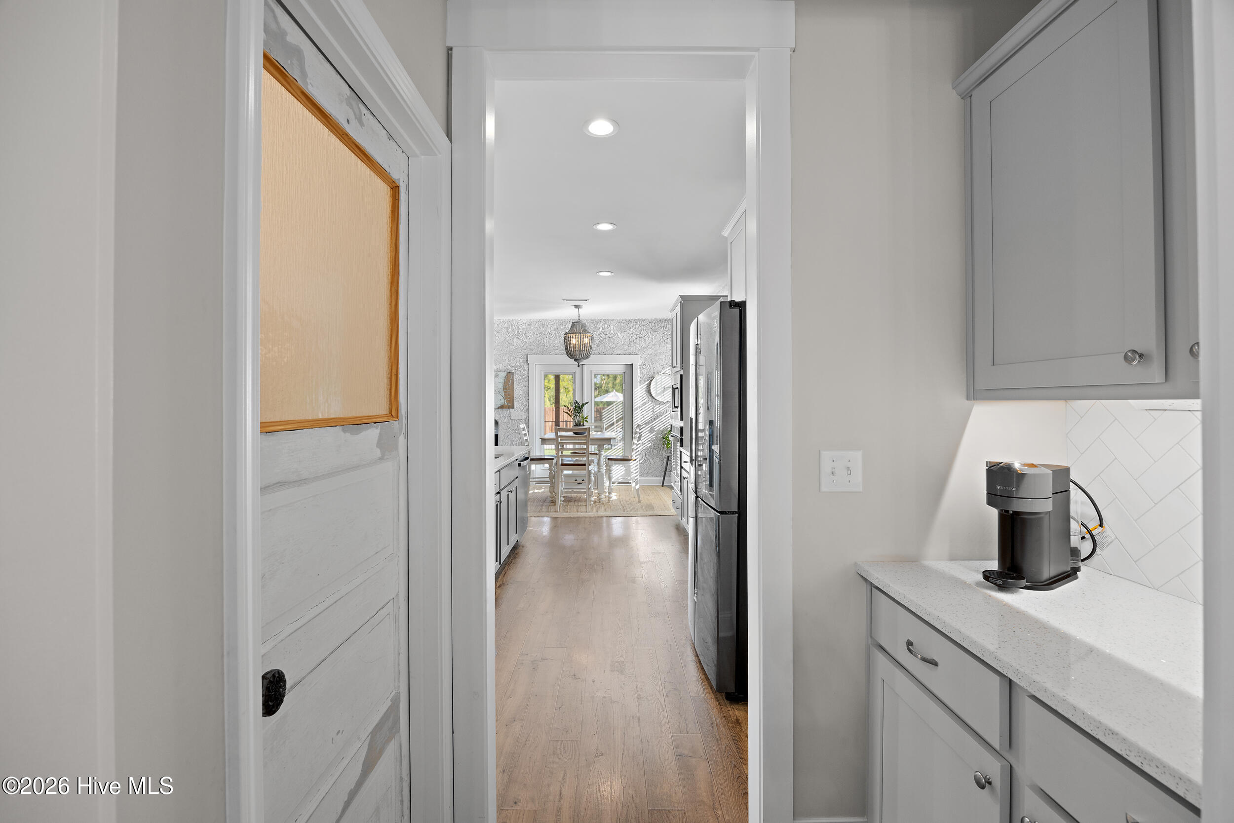 100566940 | Photo 17