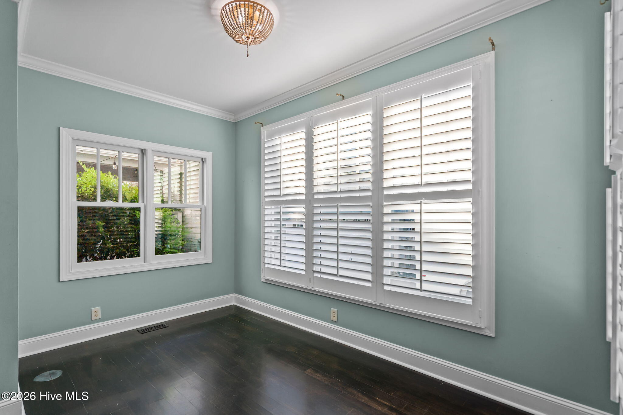 100565239 | Photo 10