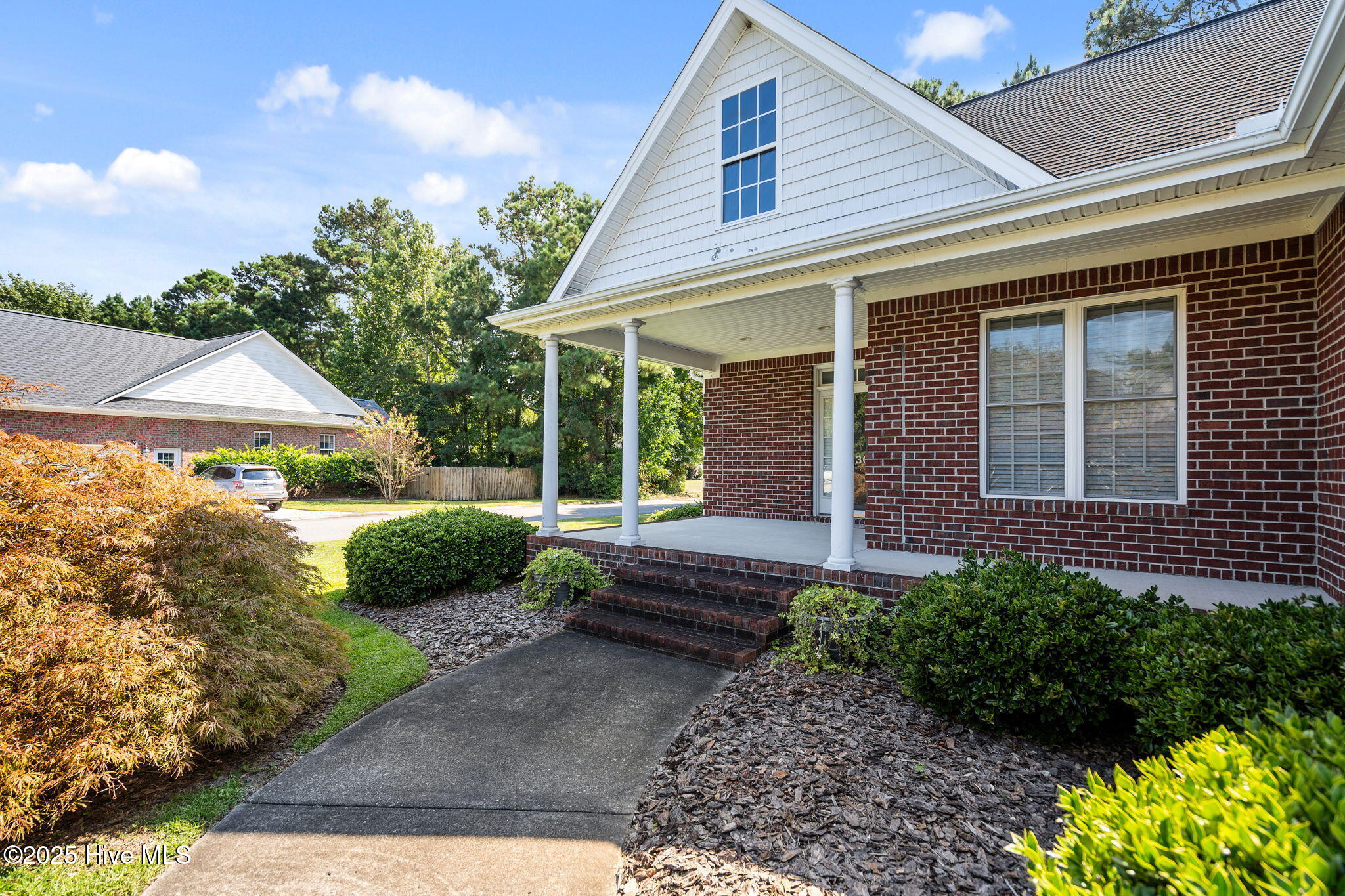 100532156 | Photo 35