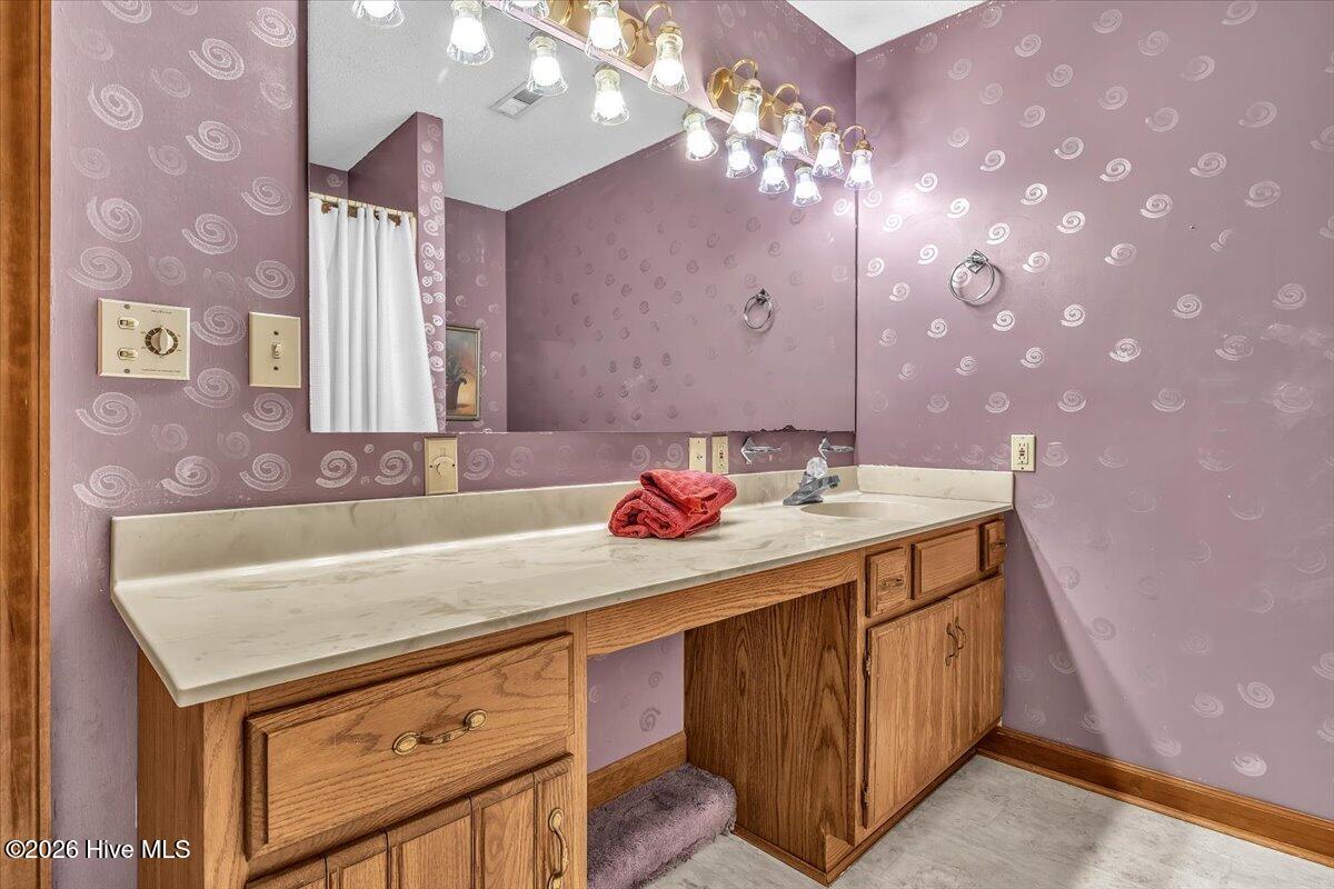 100565591 | Photo 64