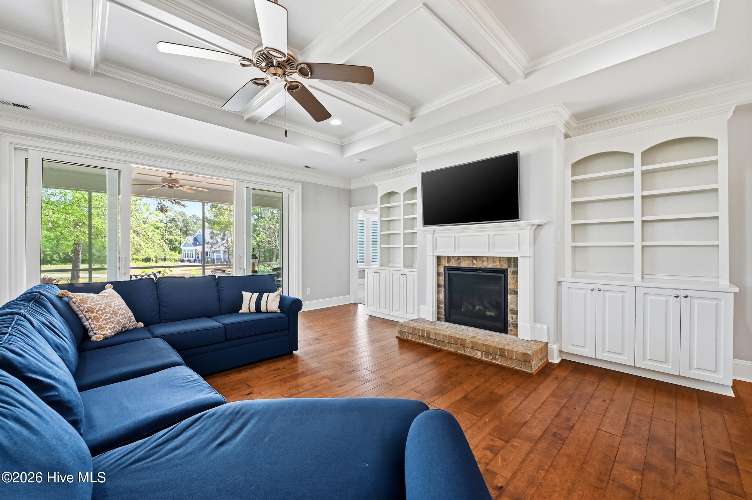 100567855 | Photo 15