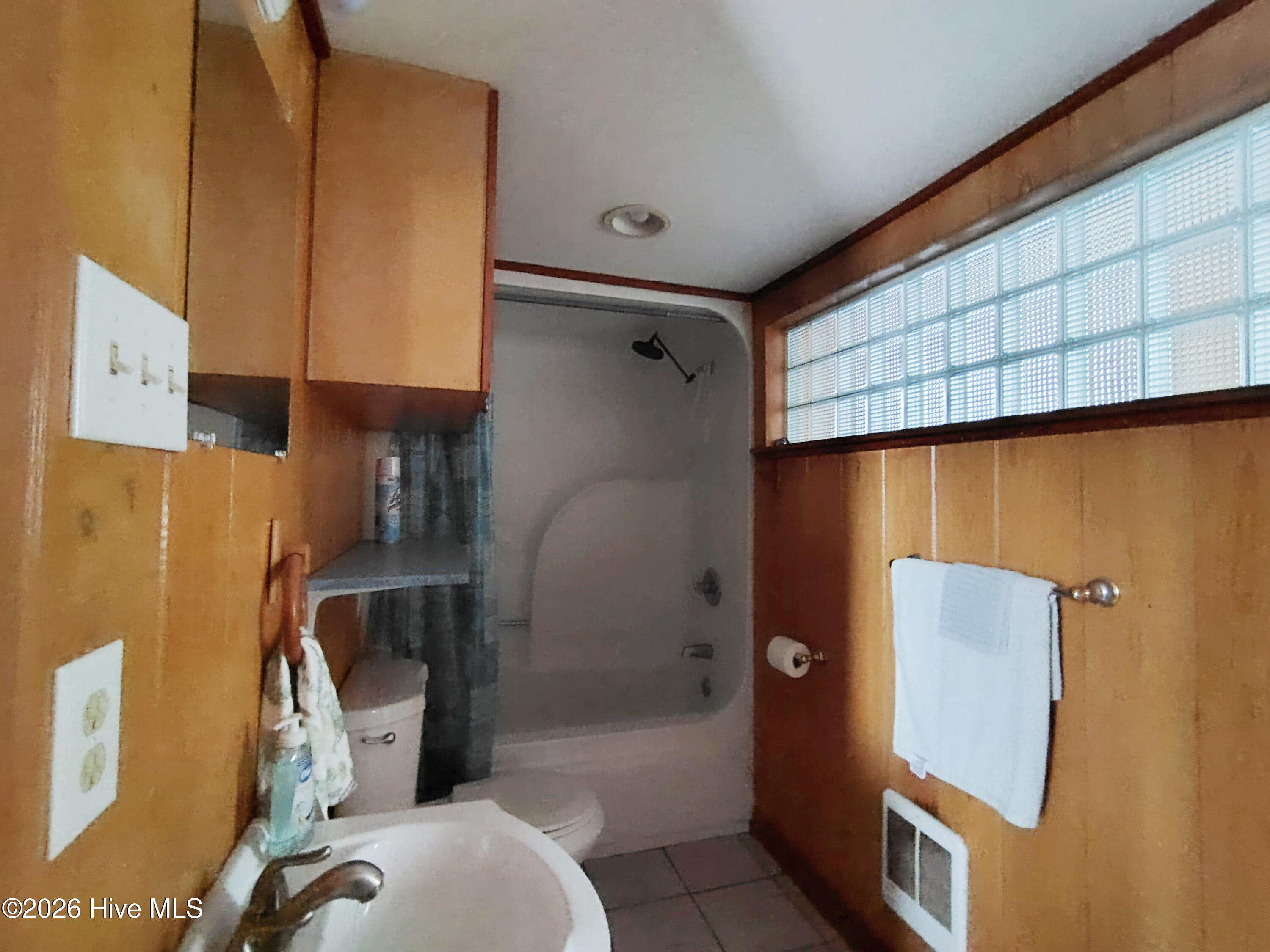 100551502 | Photo 12