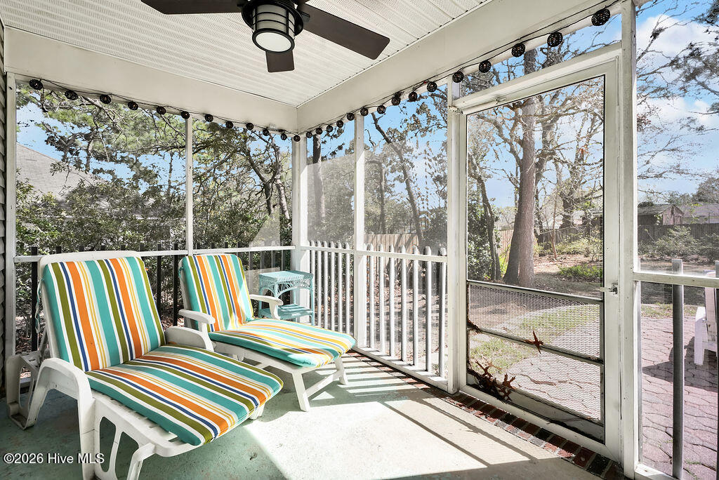 100560710 | Photo 17