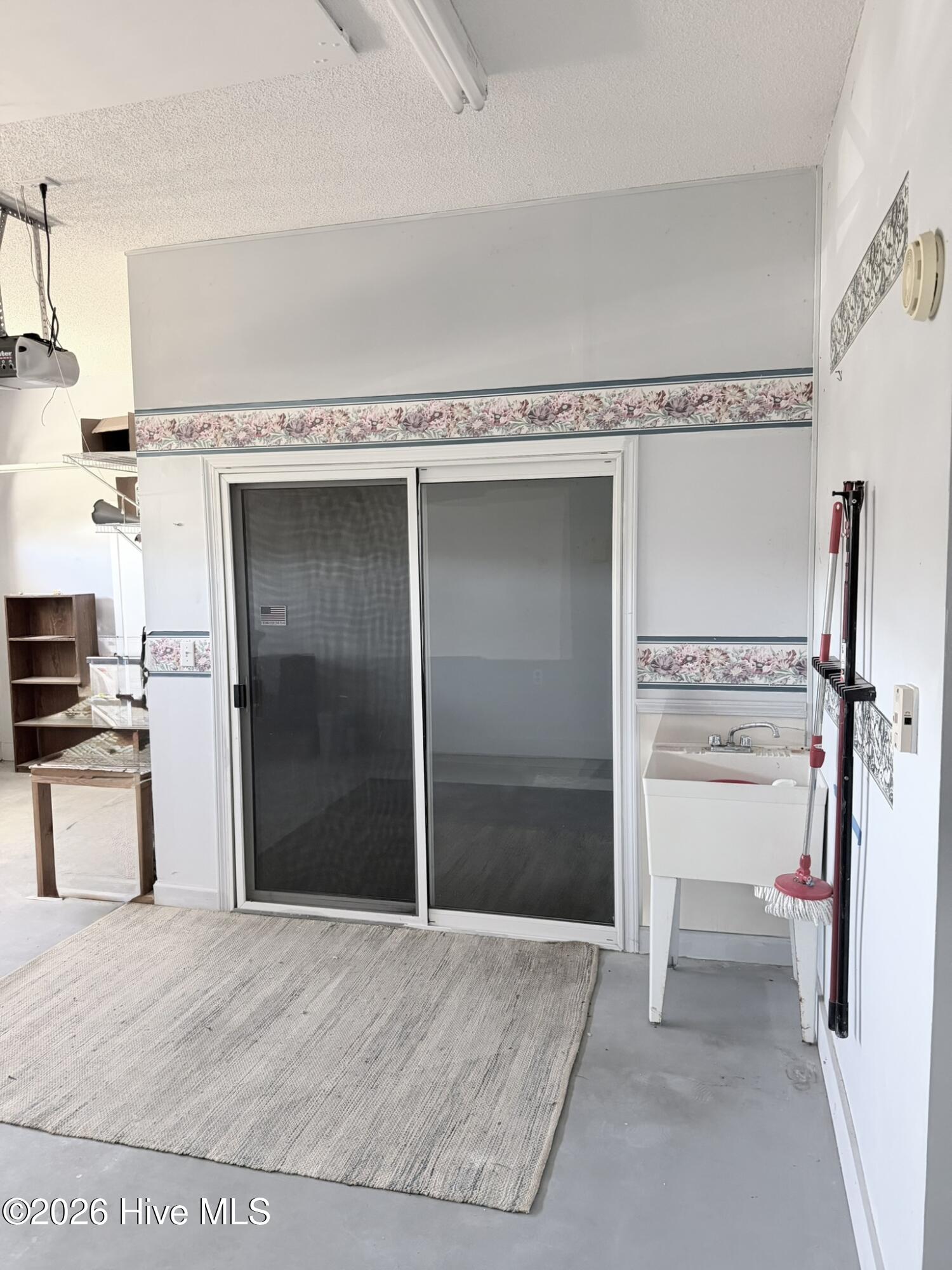 100557322 | Photo 23