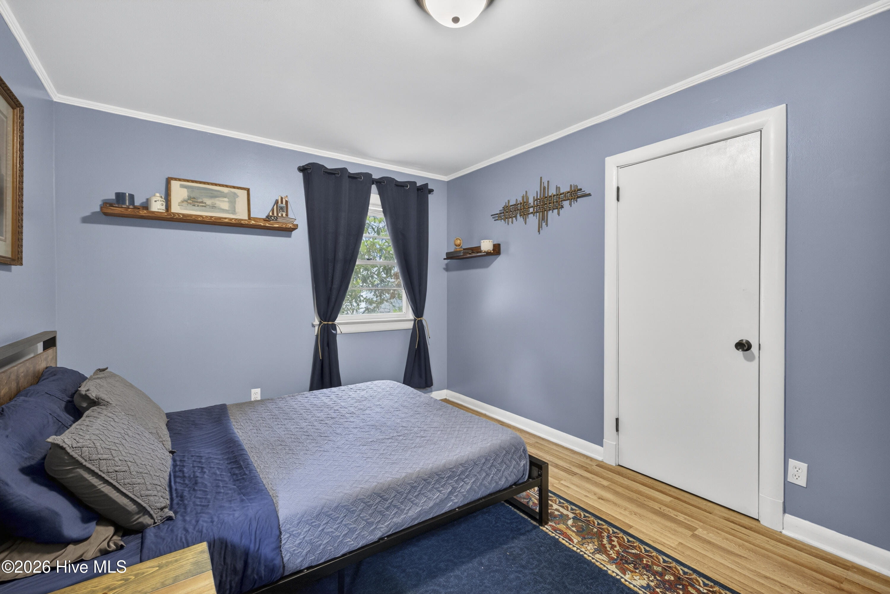 100570211 | Photo 28