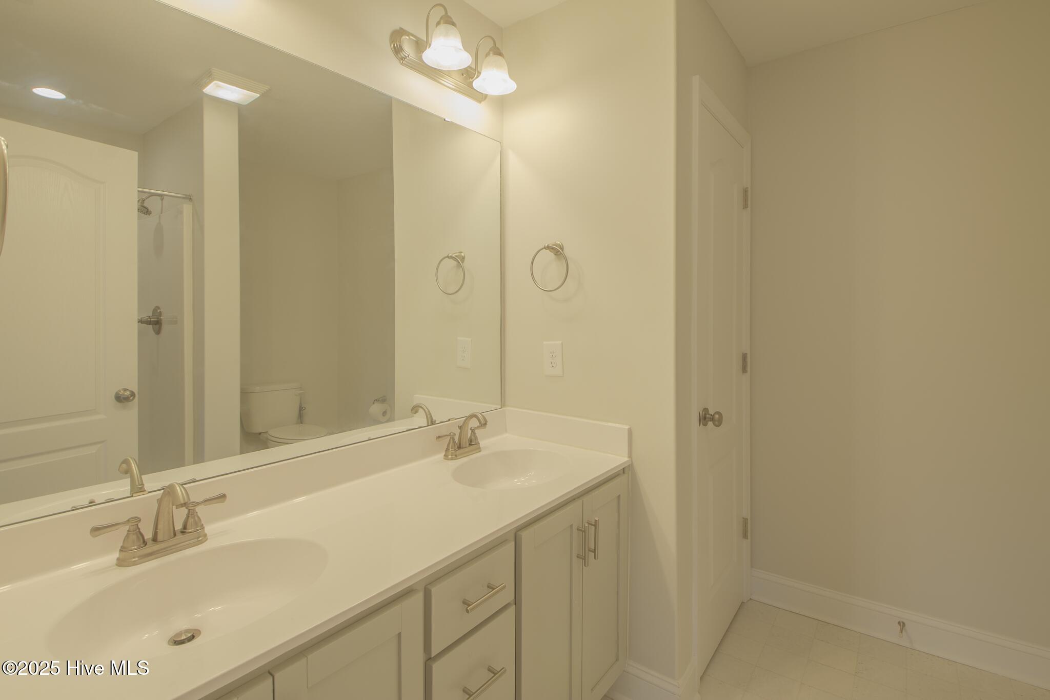 100543314 | Photo 18