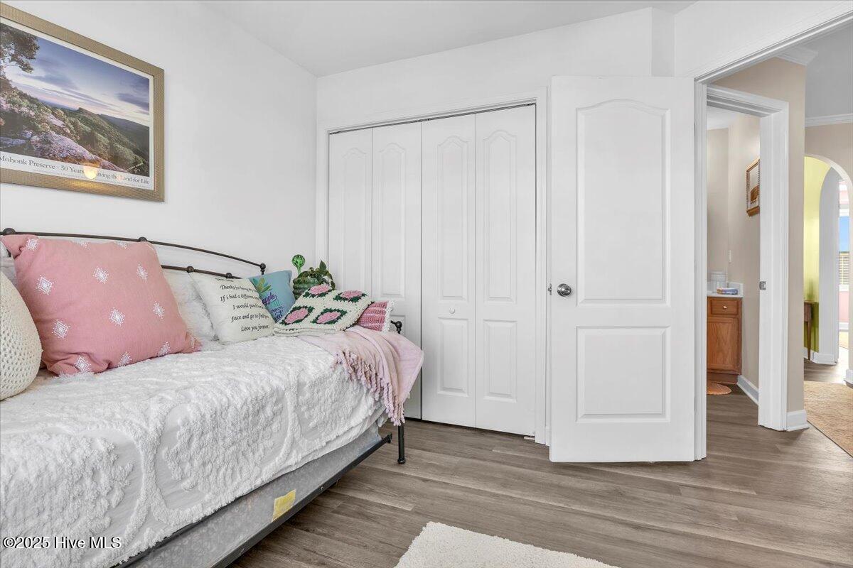 100557055 | Photo 11