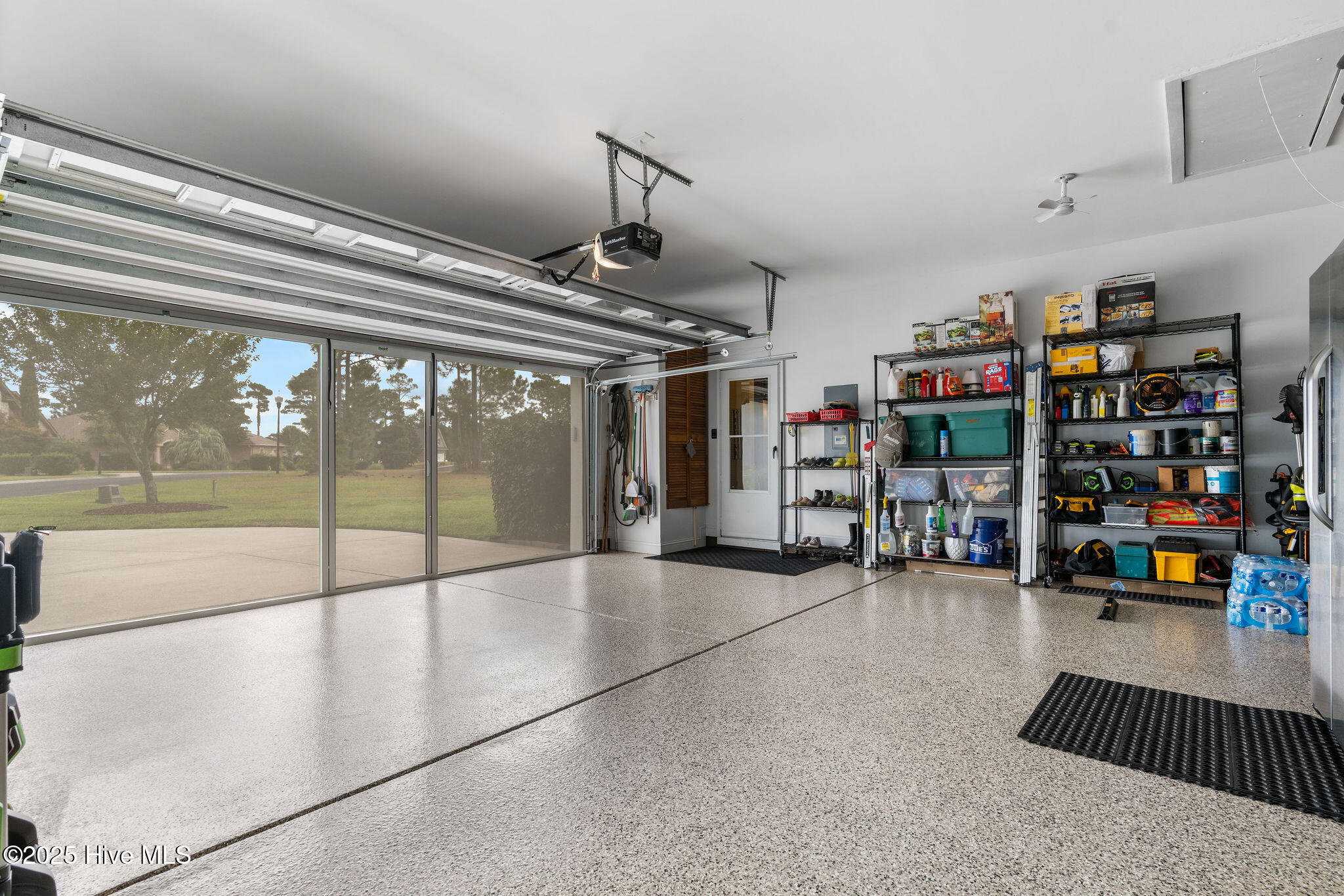 100531104 | Photo 47