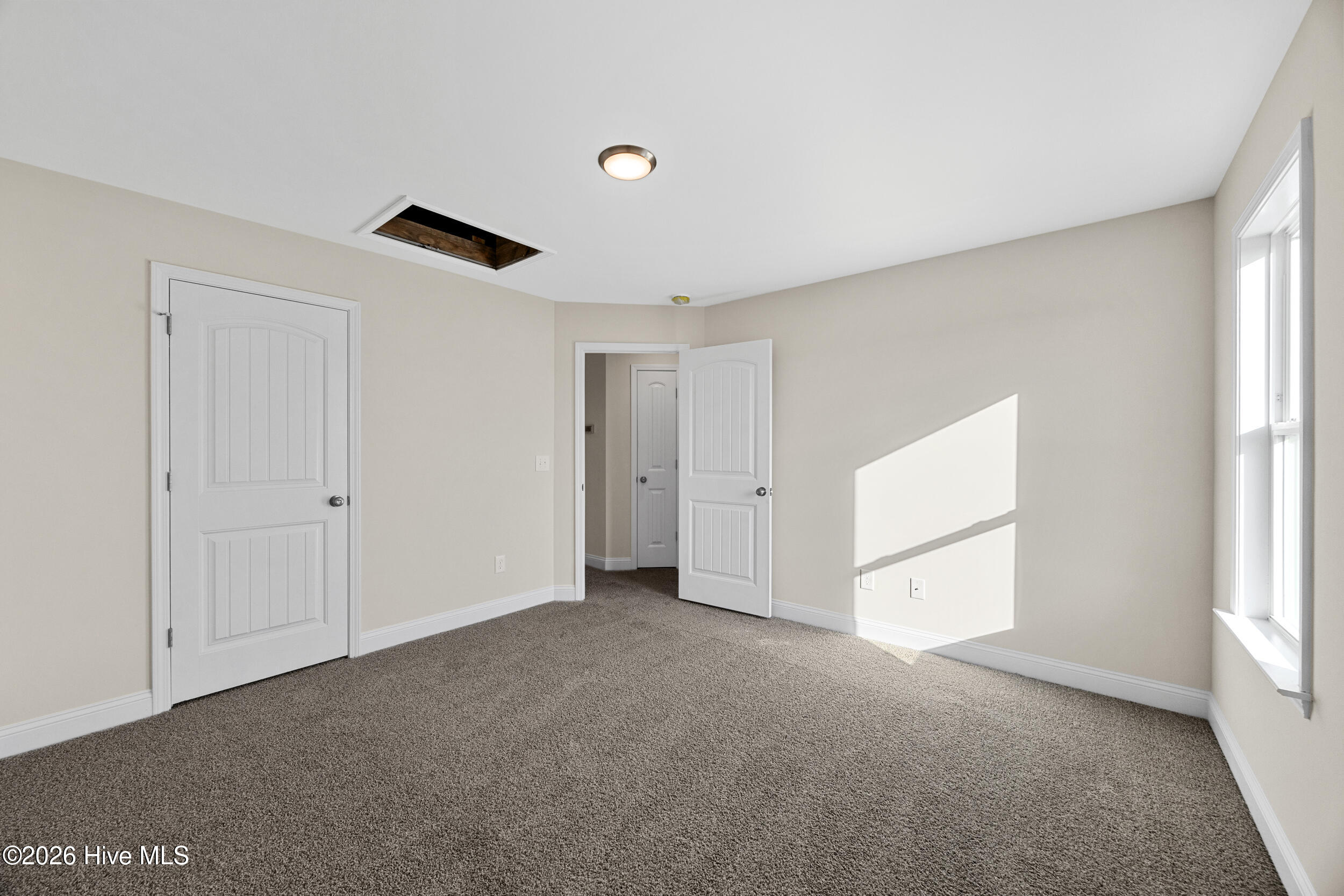 100551256 | Photo 30