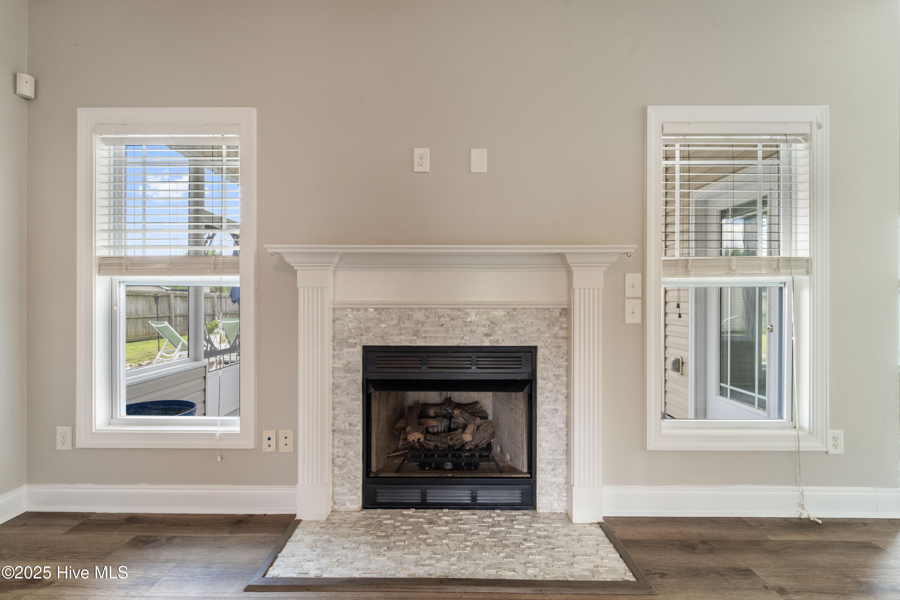 100525842 | Photo 24