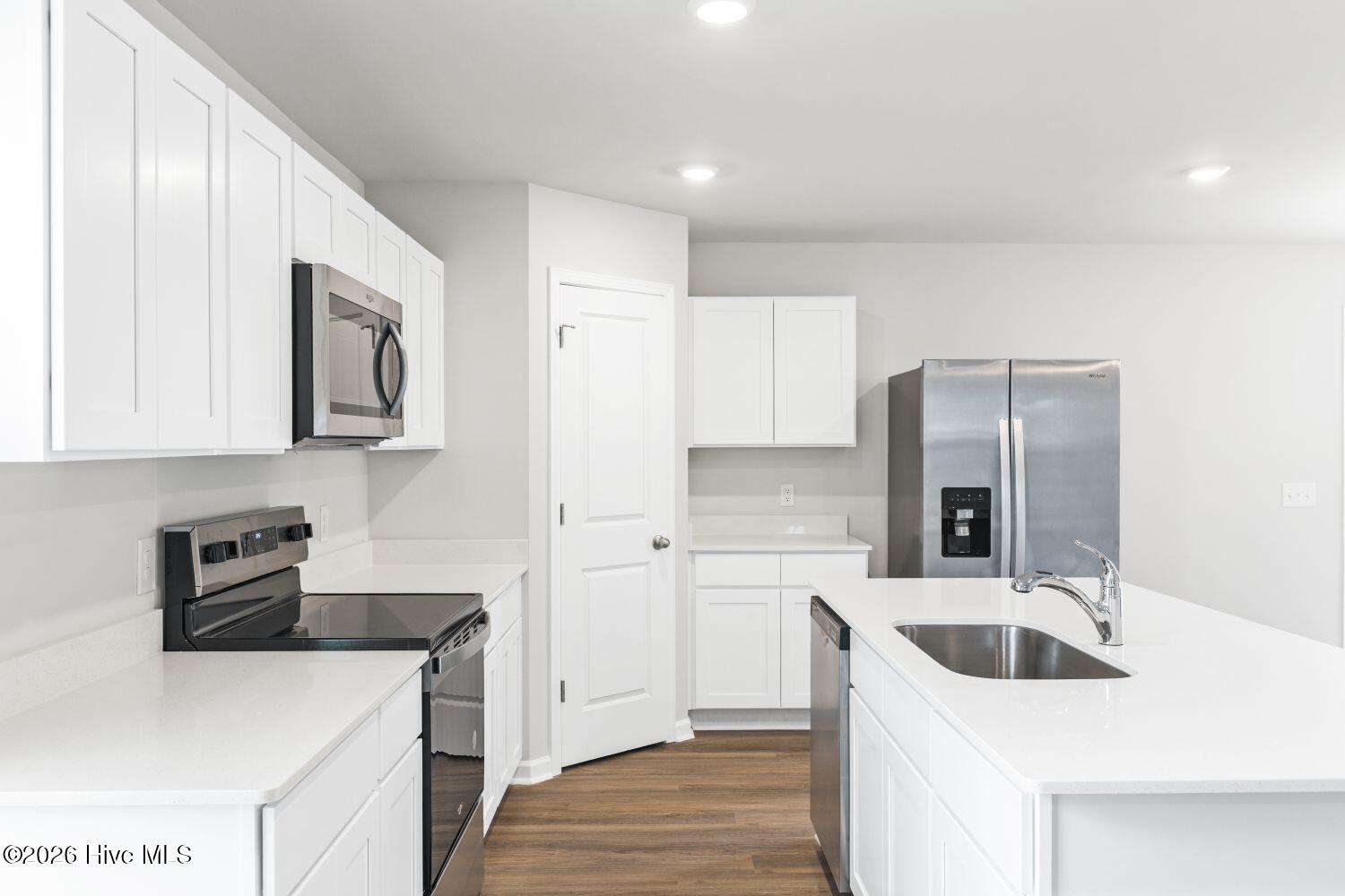 100533204 | Photo 16