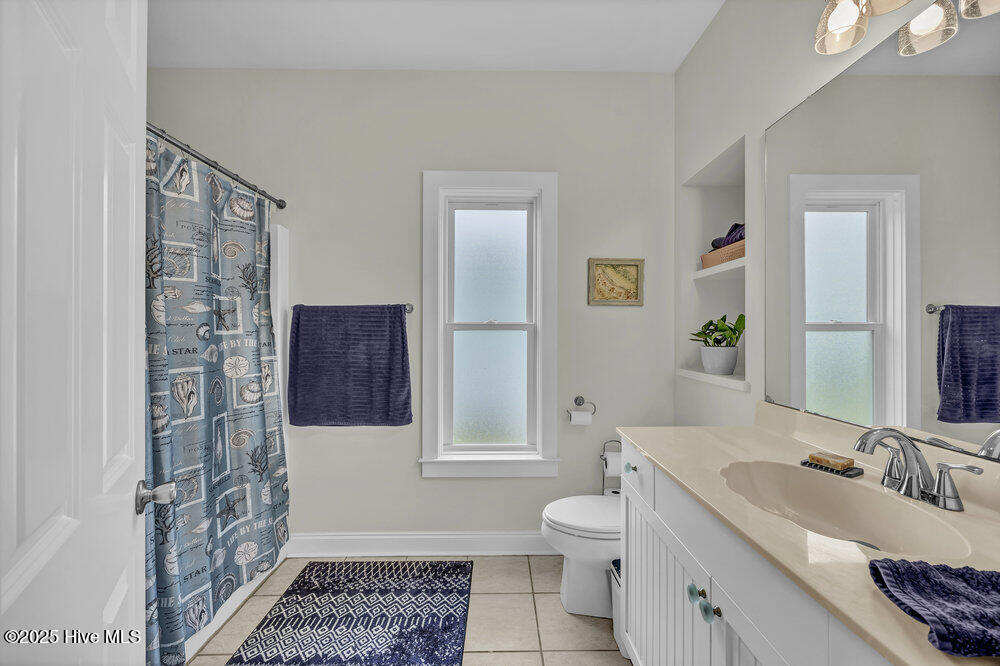 100542782 | Photo 38