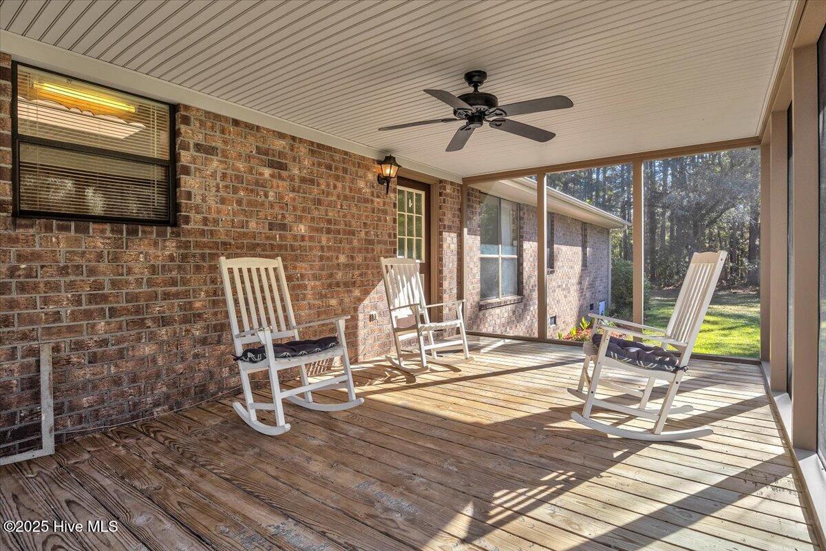 100568309 | Photo 66