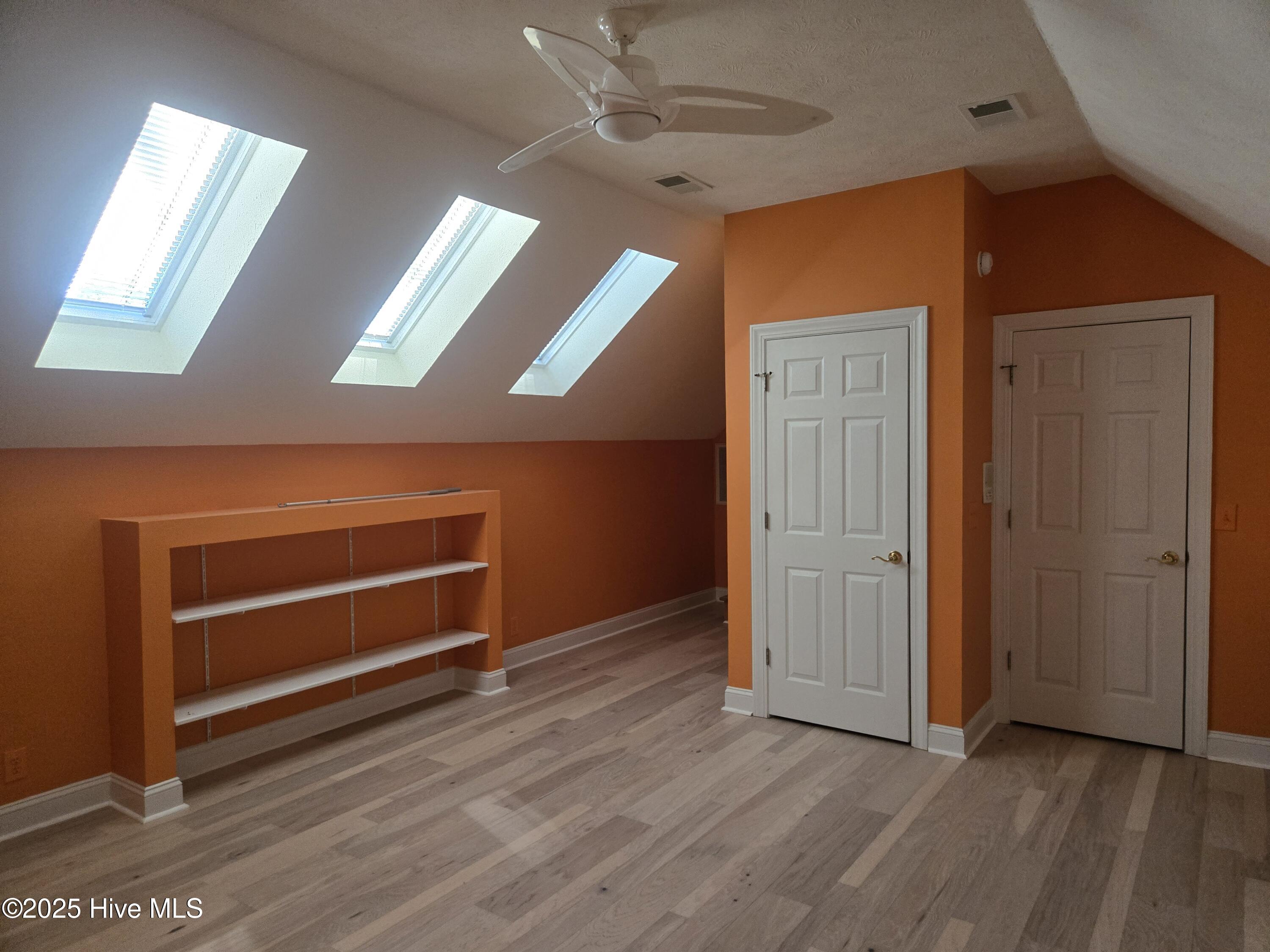 100545211 | Photo 48