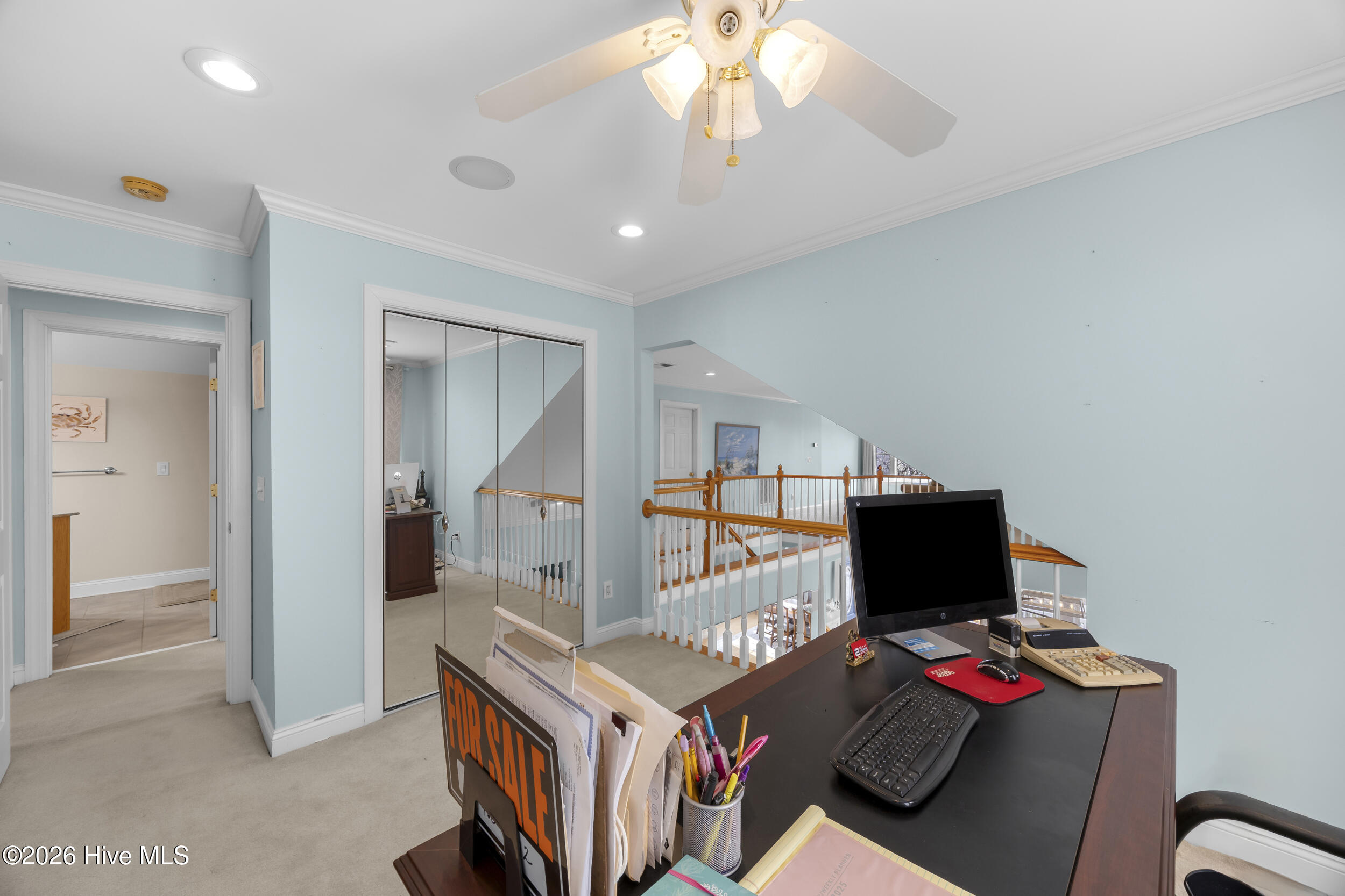 100548931 | Photo 35