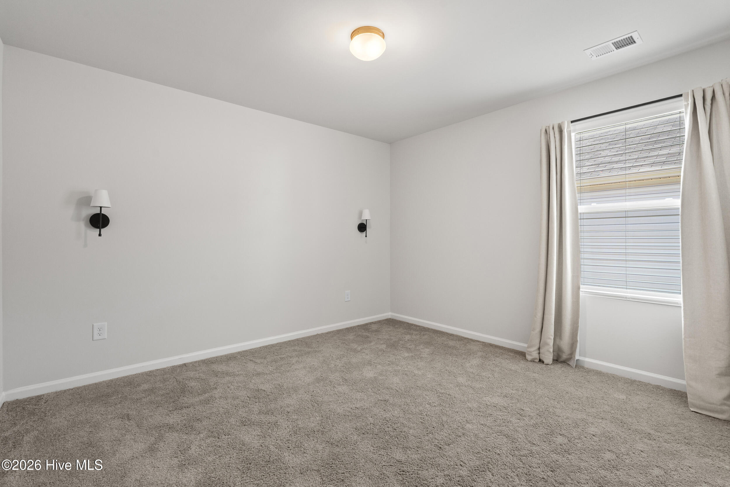 100559429 | Photo 26