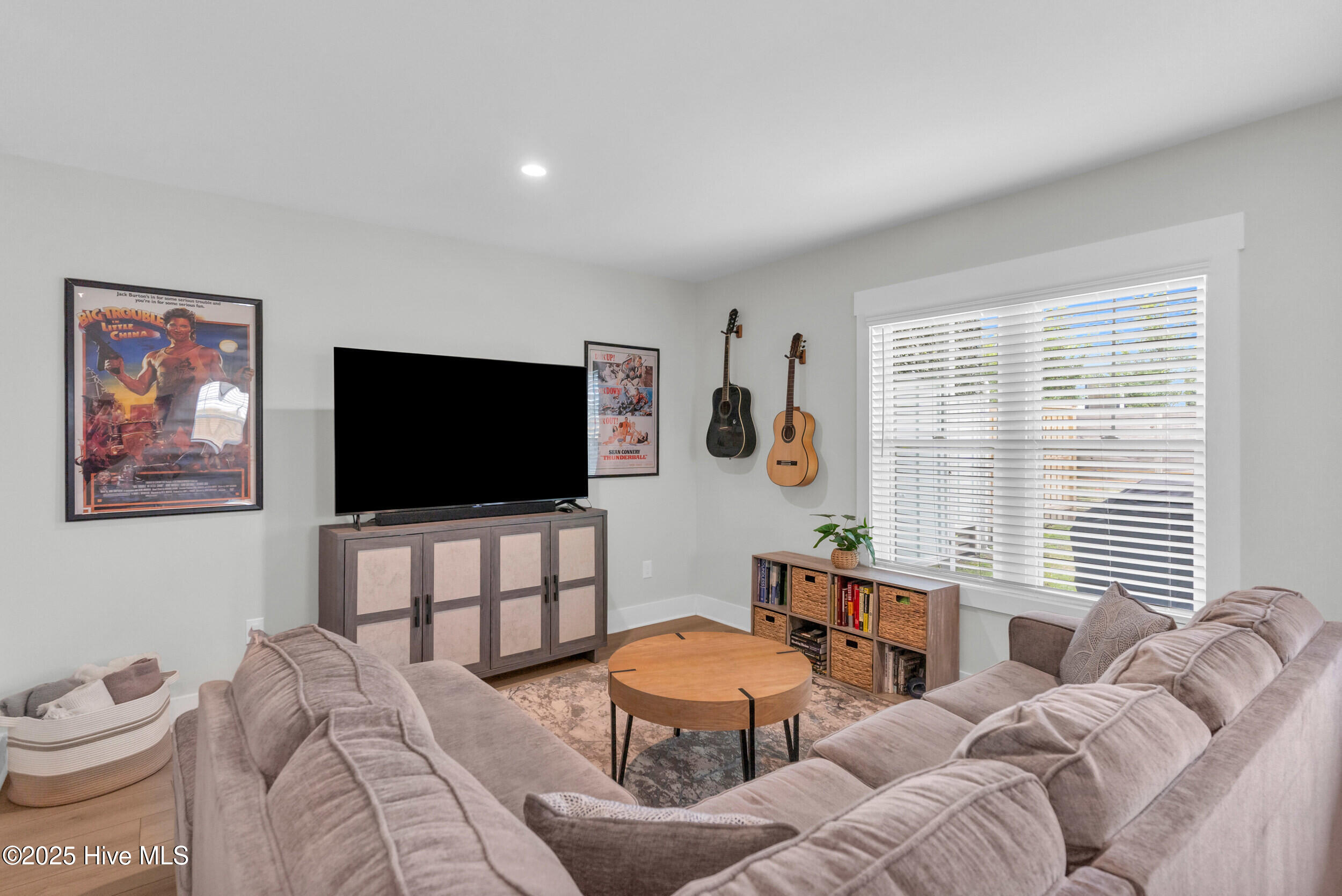 100565755 | Photo 29