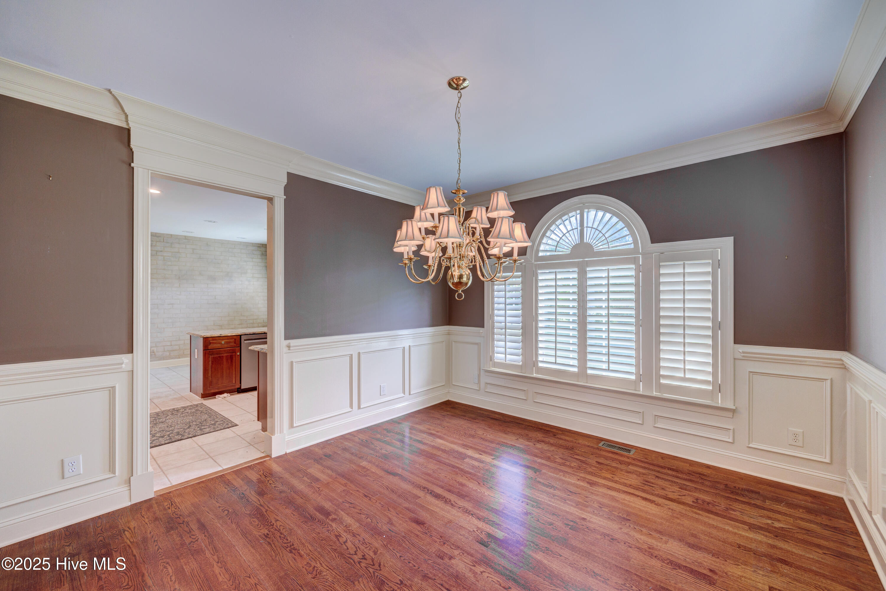 100524082 | Photo 14