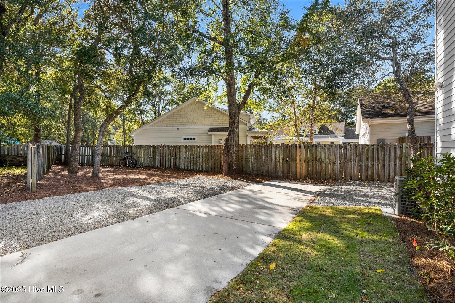 100541069 | Photo 35