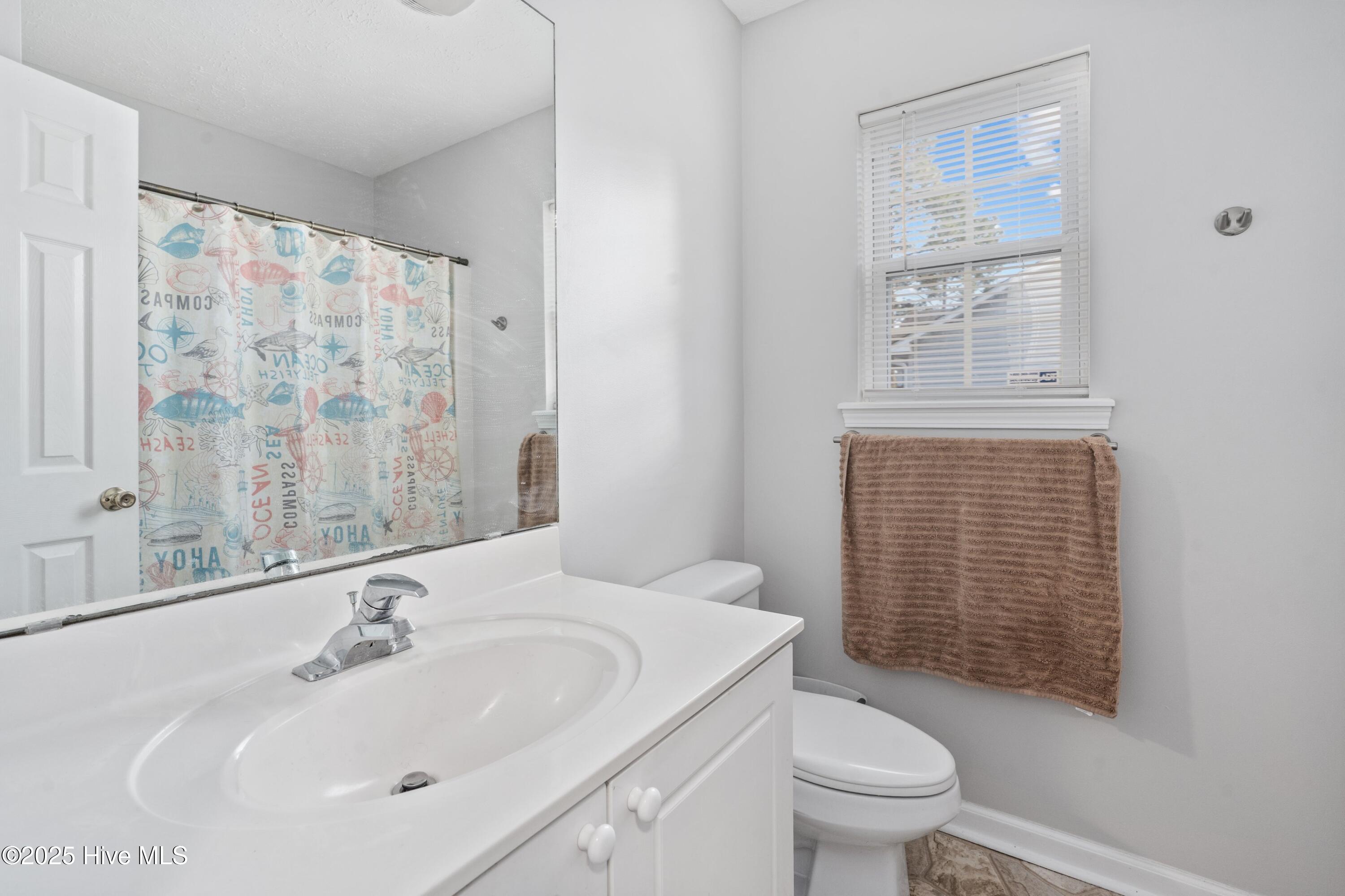 100542300 | Photo 19