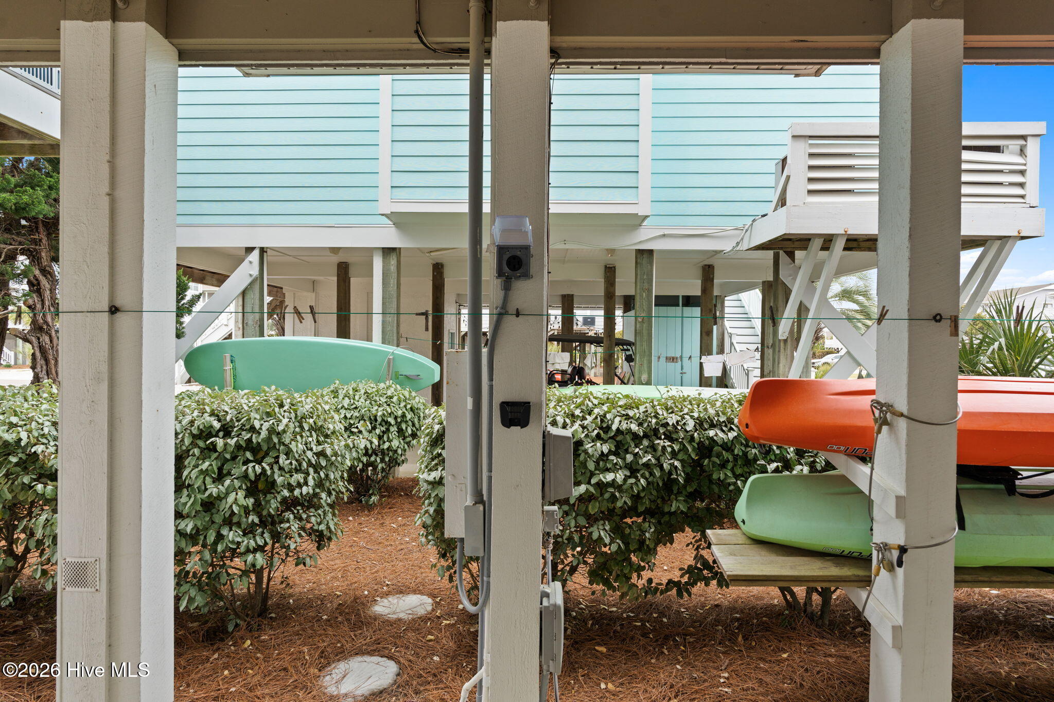 100565933 | Photo 11