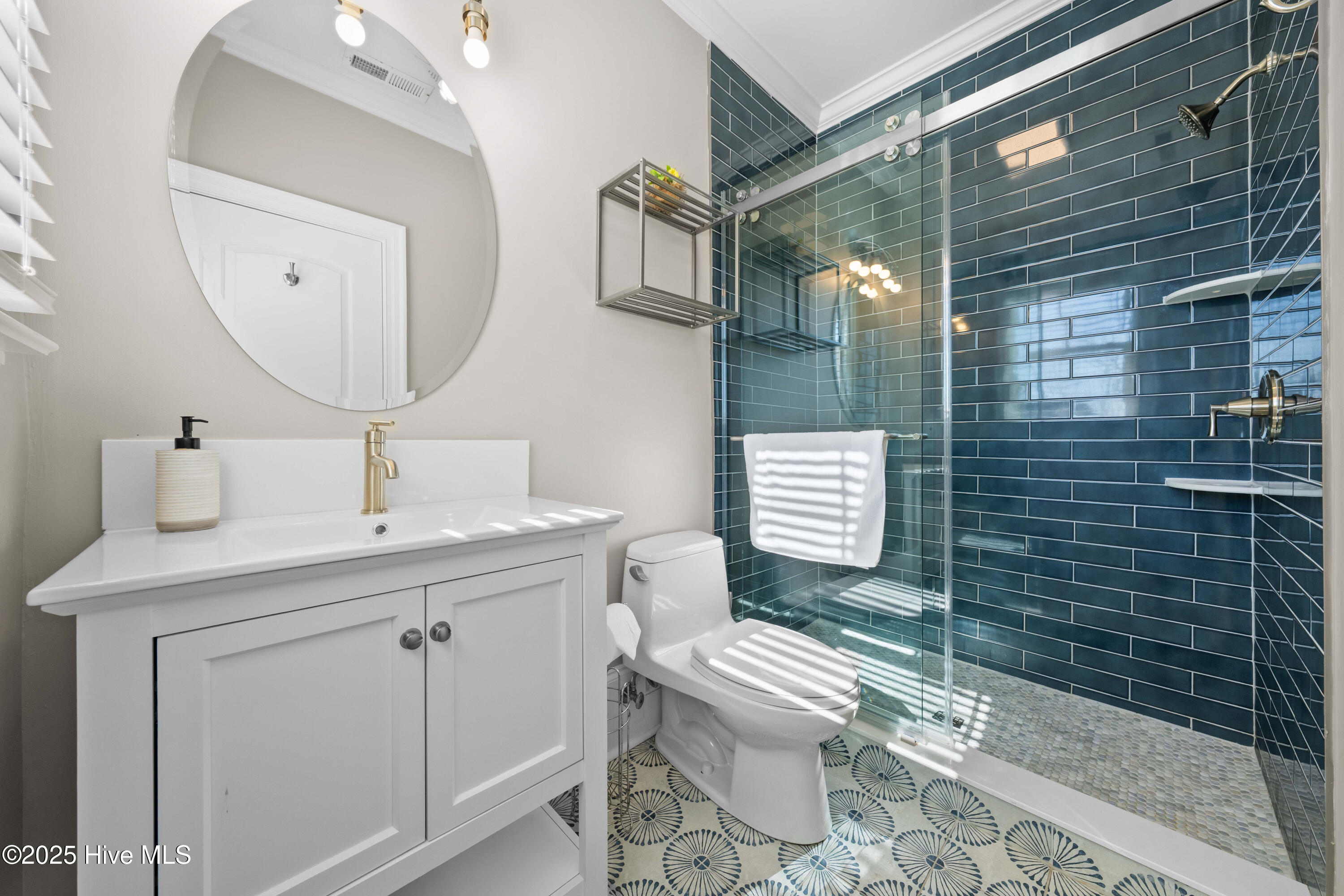 100541369 | Photo 41