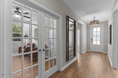 100569635 | Photo 16