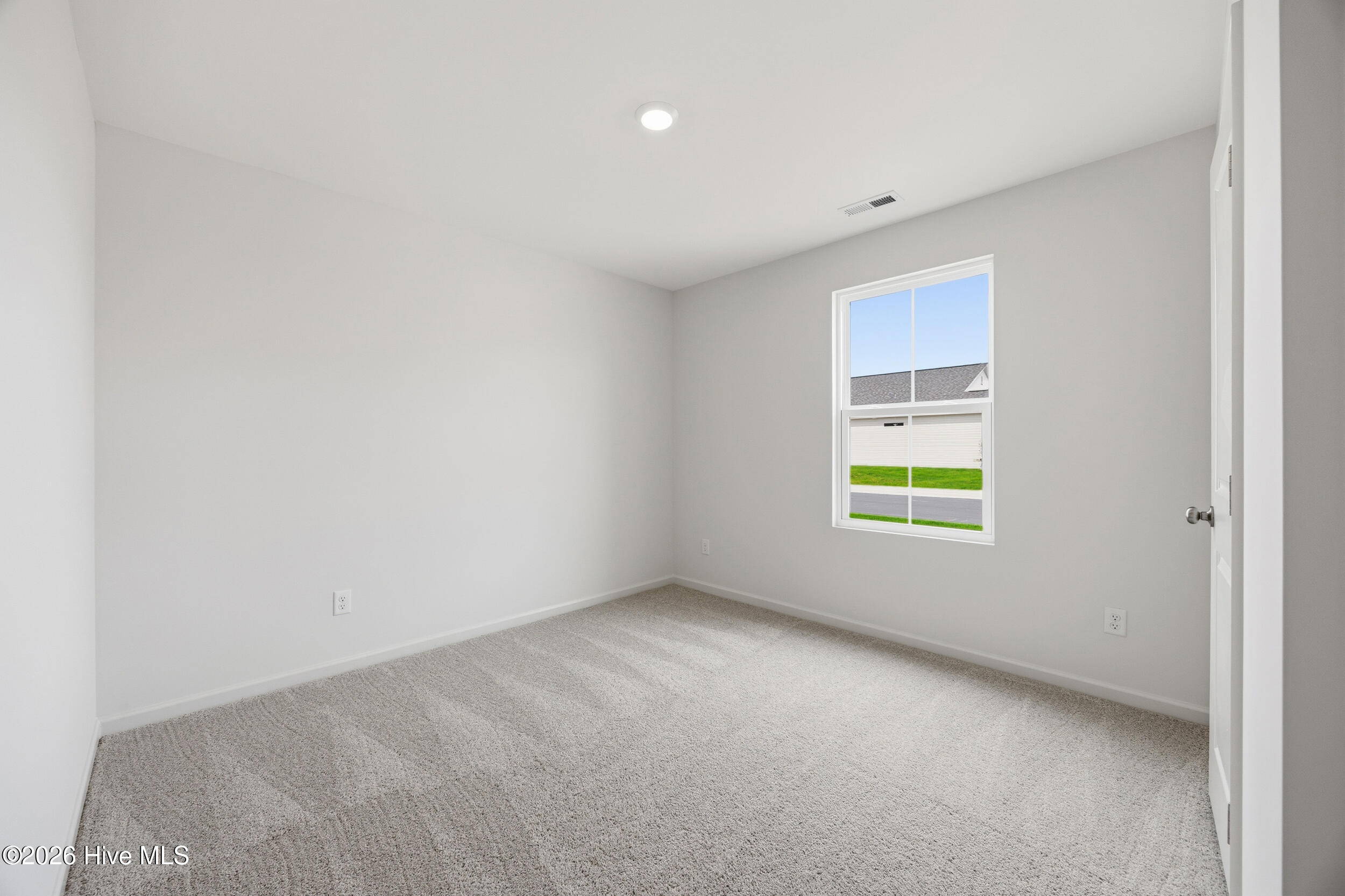 100567219 | Photo 14