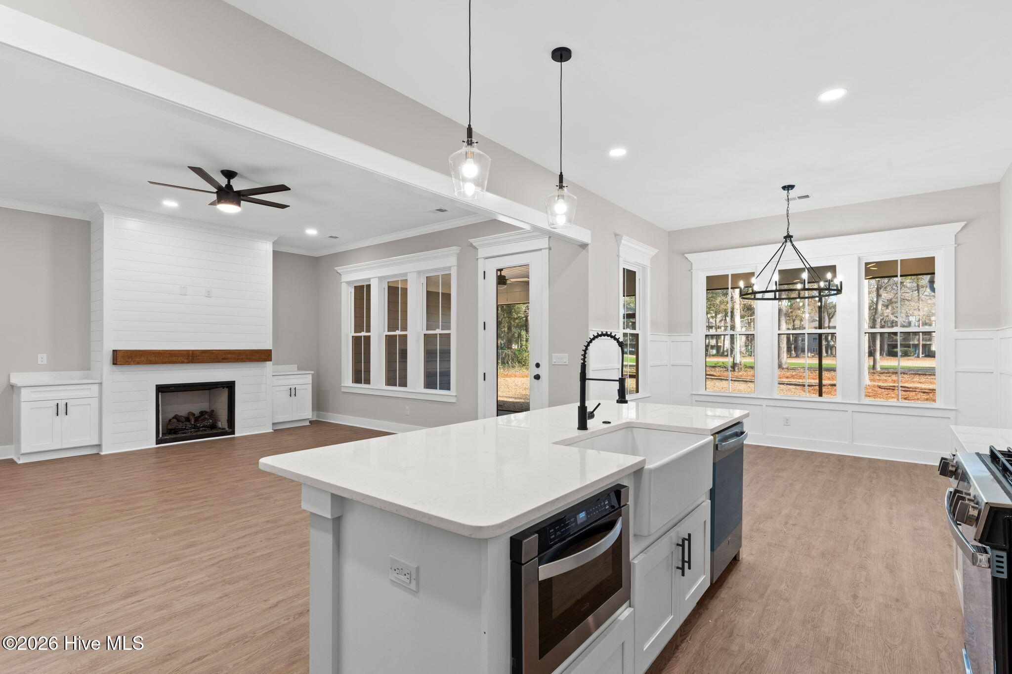 100558112 | Photo 15