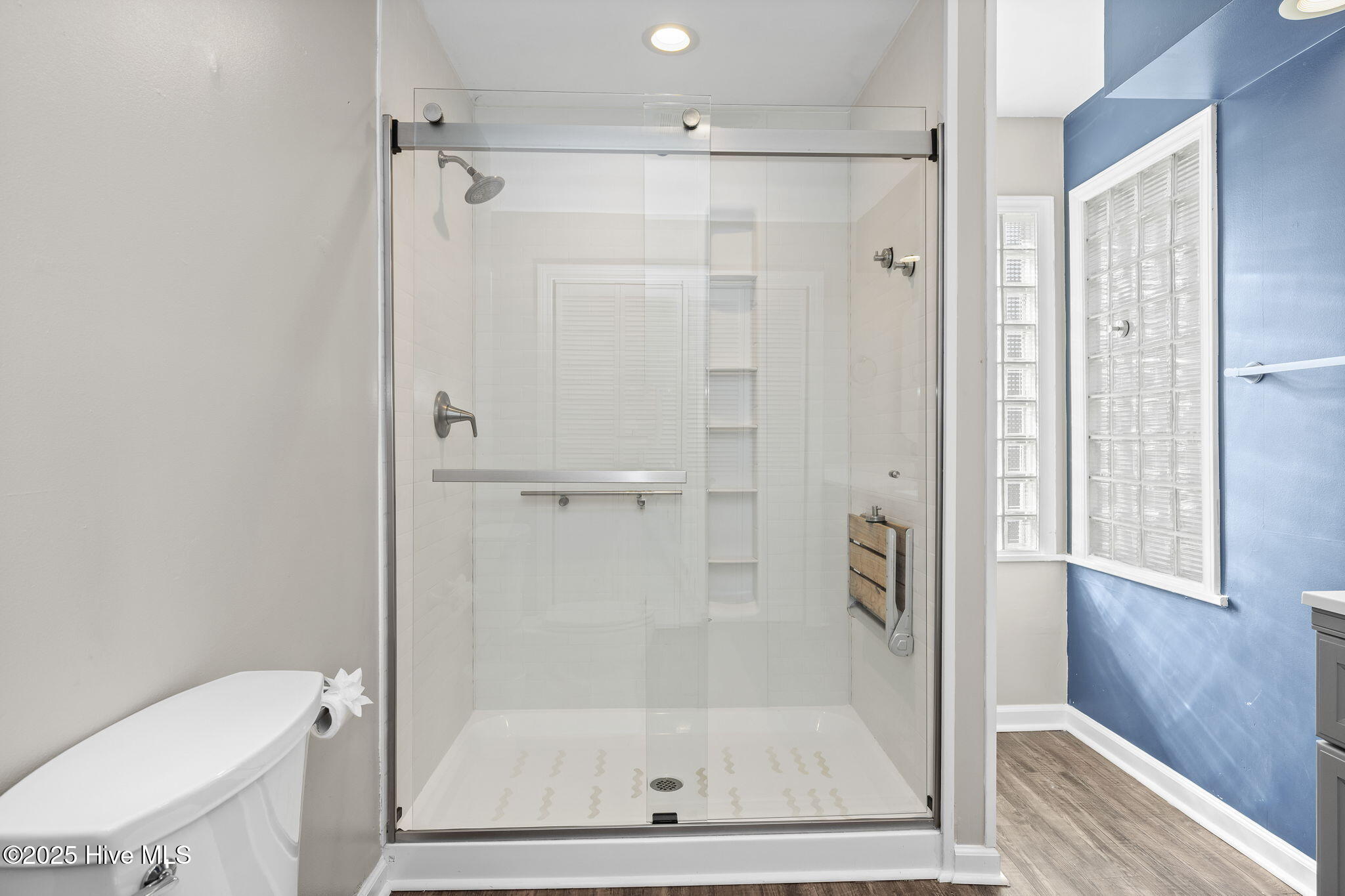 100542454 | Photo 43