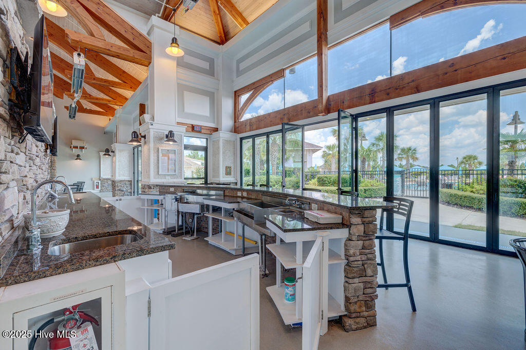 100529139 | Photo 80