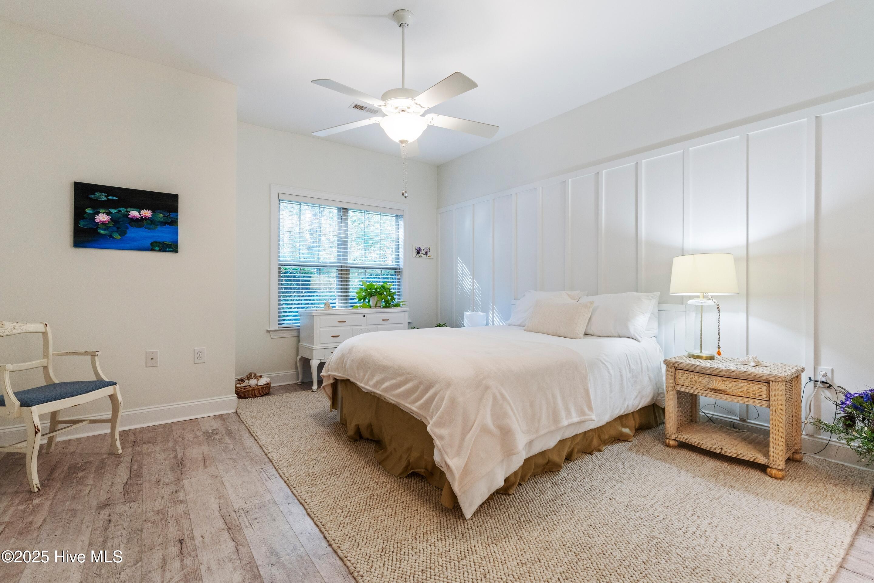 100563476 | Photo 17