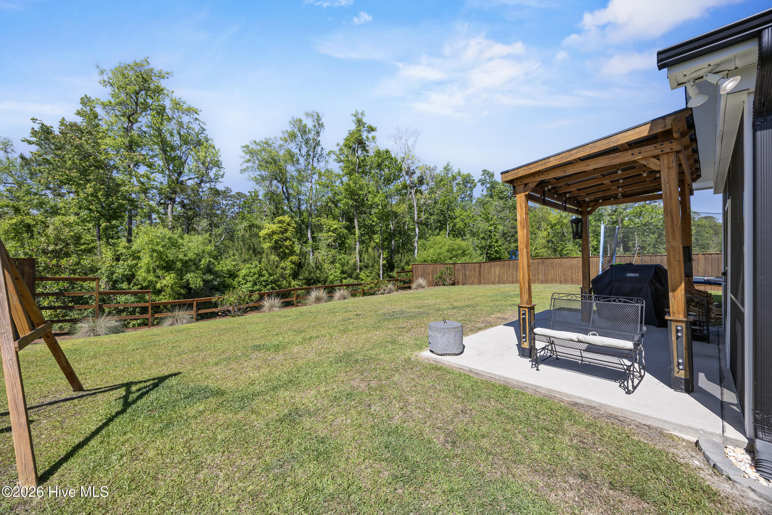 100570298 | Photo 43