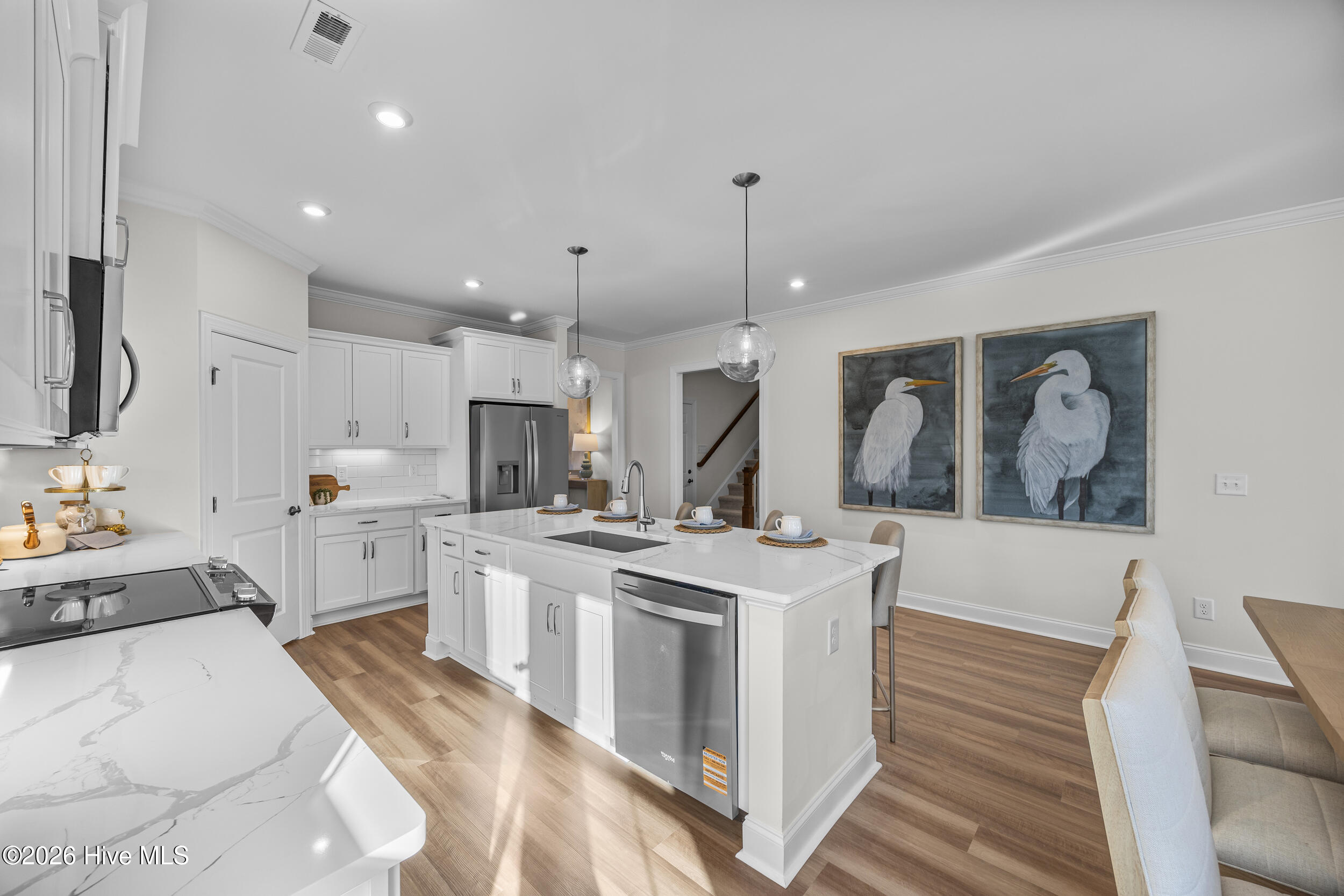 100556247 | Photo 13