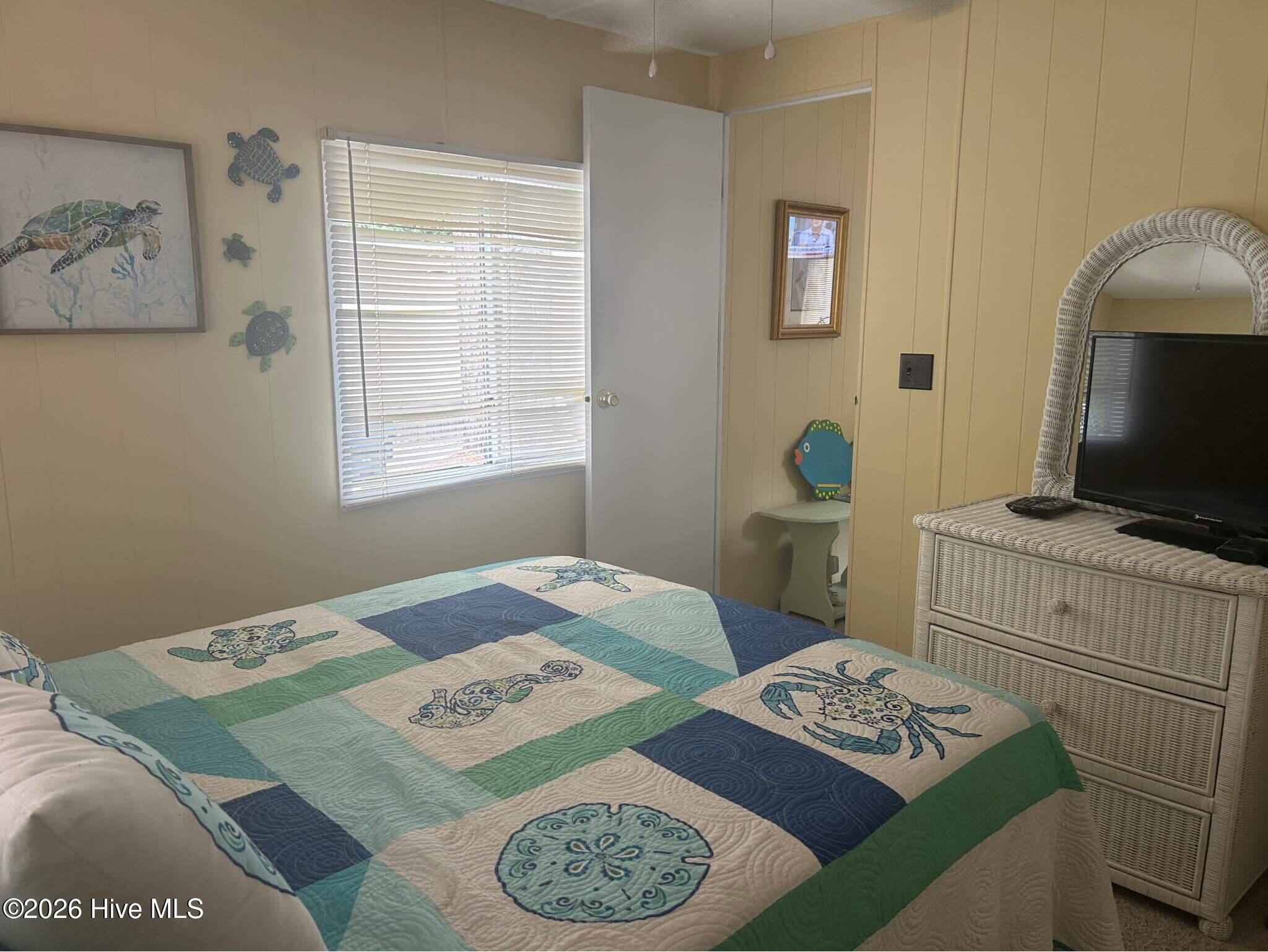 100562587 | Photo 15