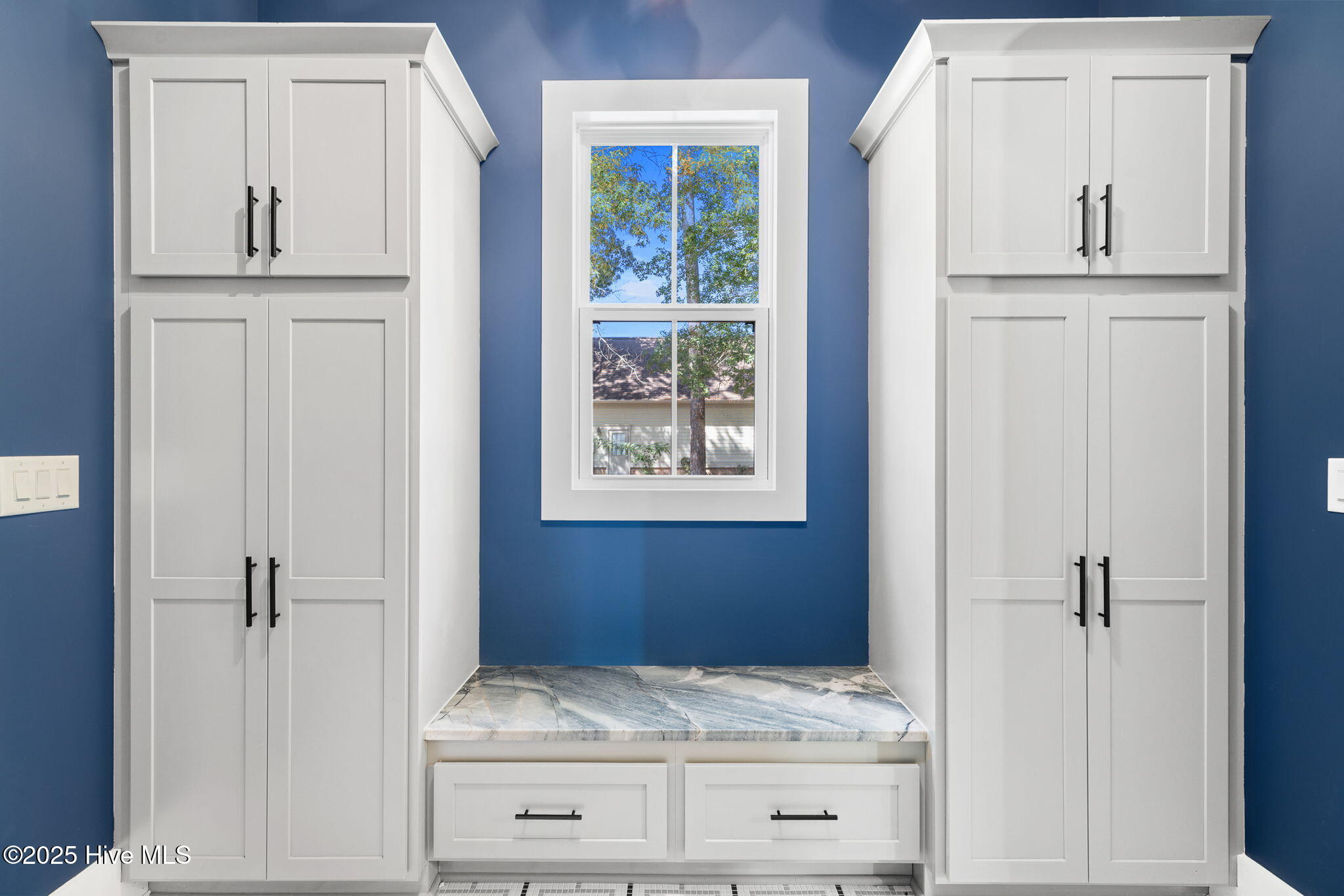 100522632 | Photo 71