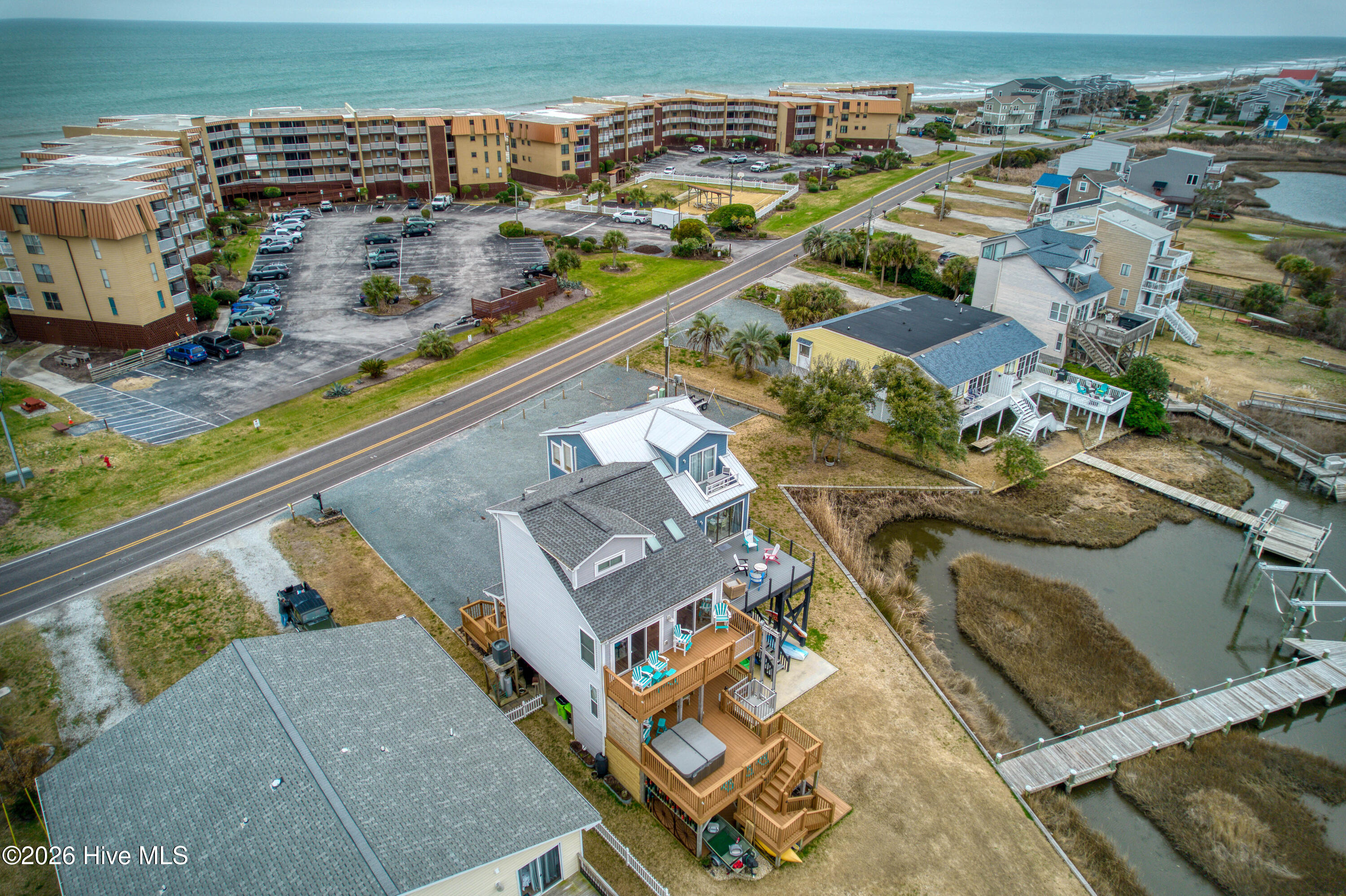 100558069 | Photo 80