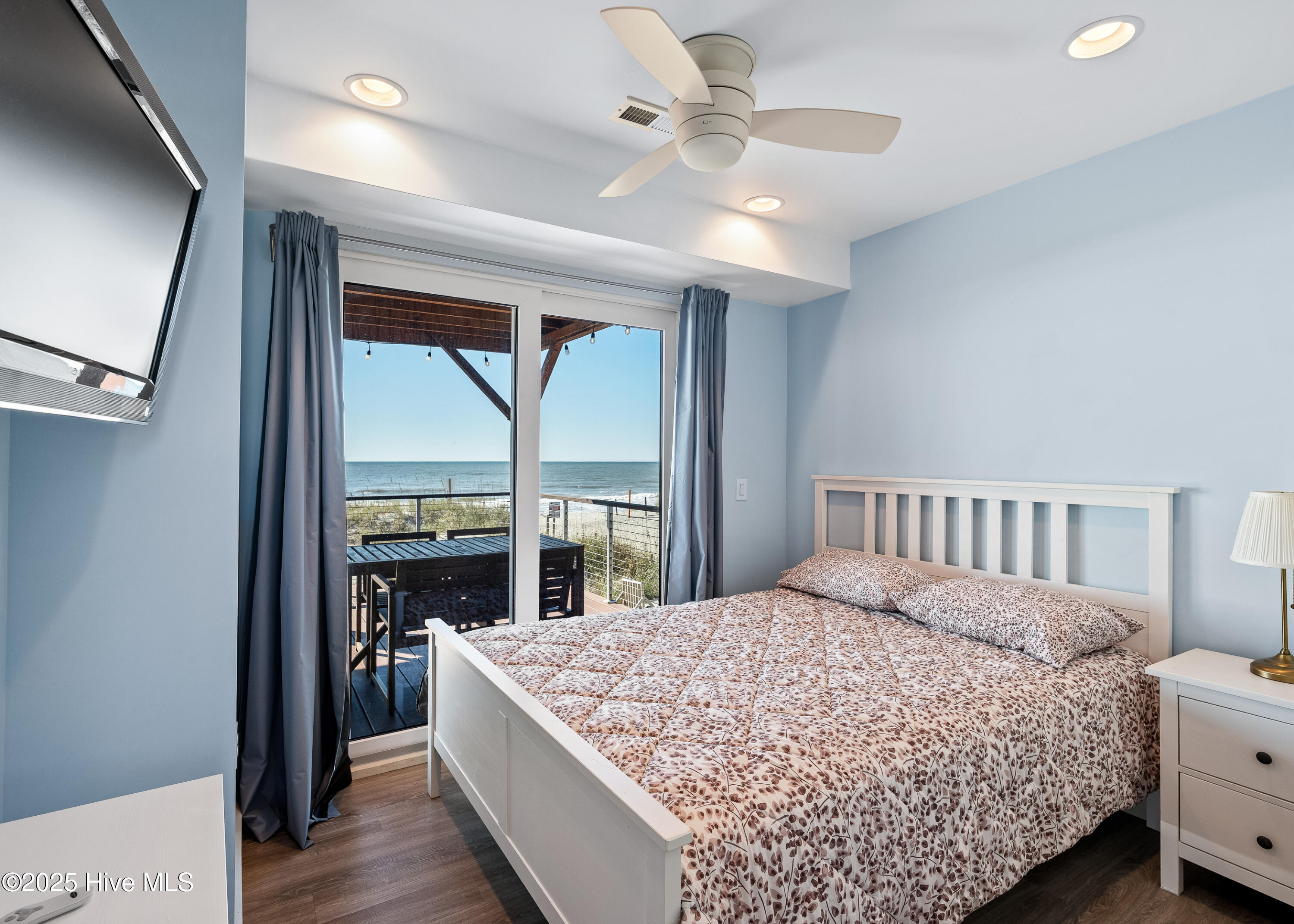 100539588 | Photo 21