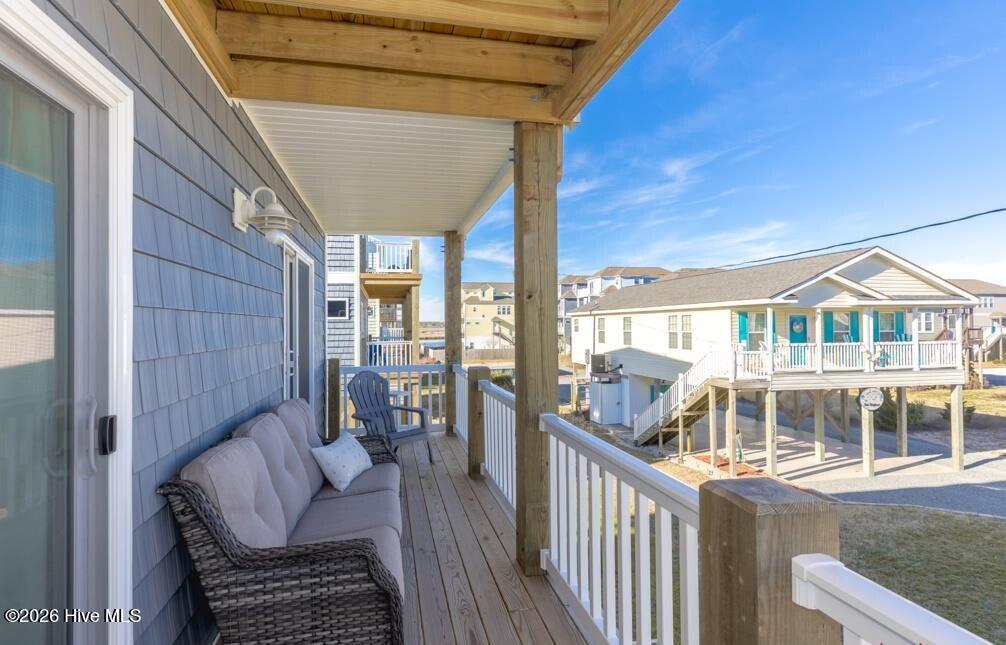 100567605 | Photo 30