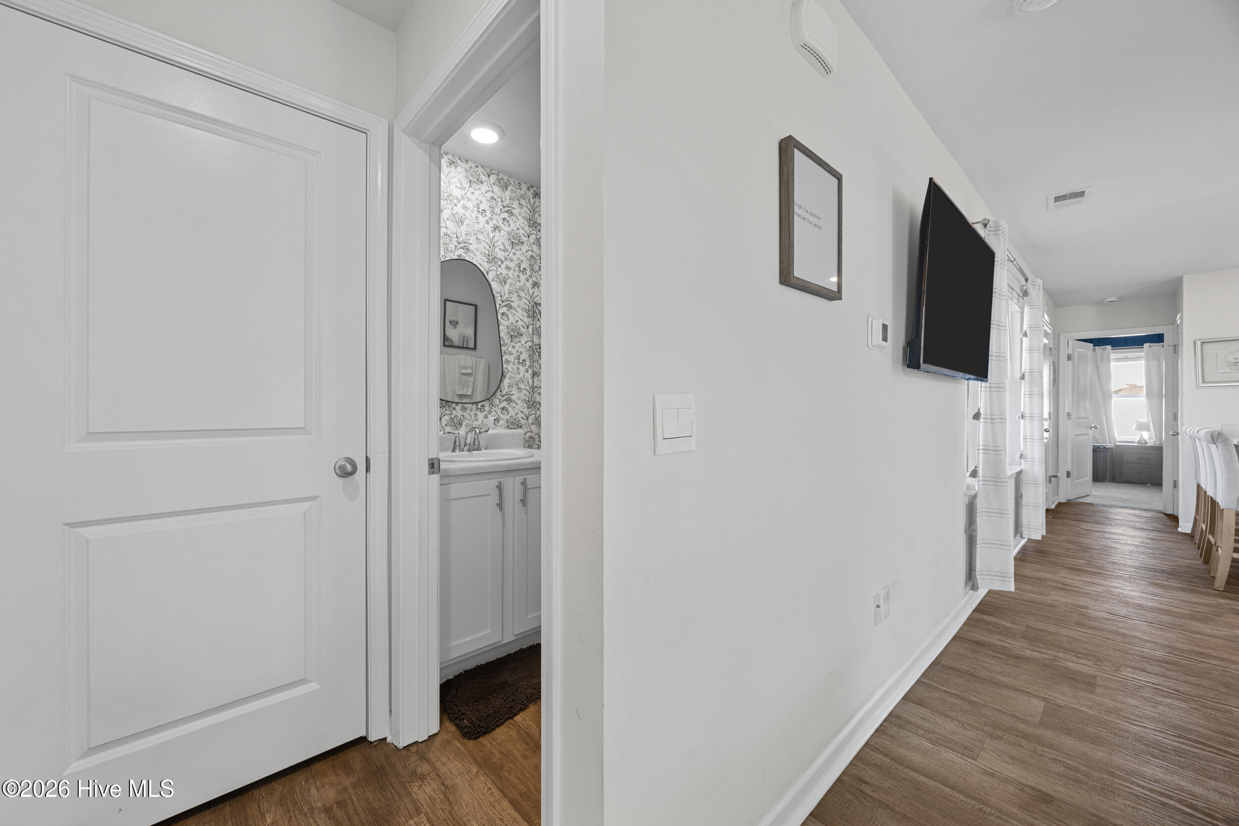 100555652 | Photo 12