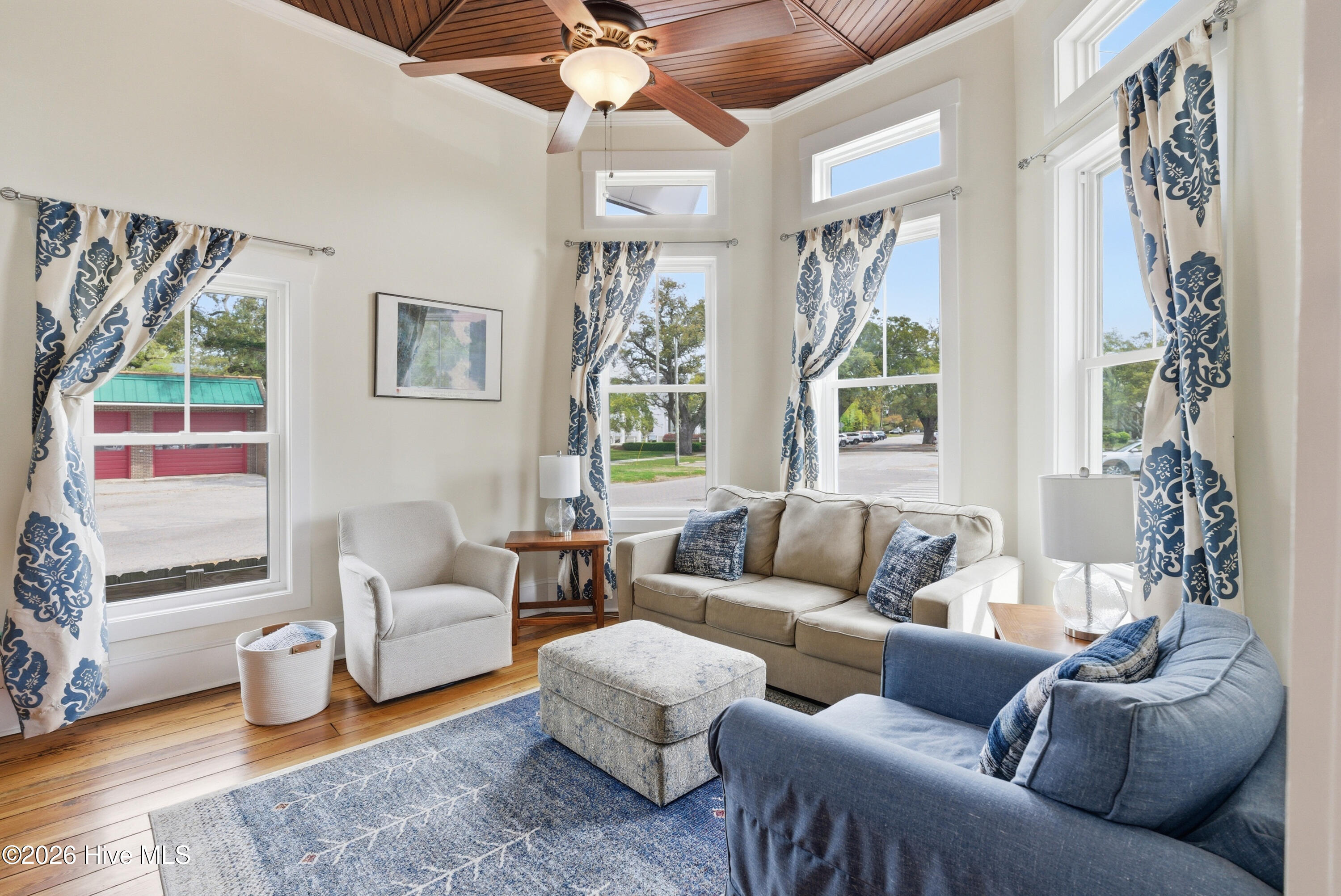 100567578 | Photo 10