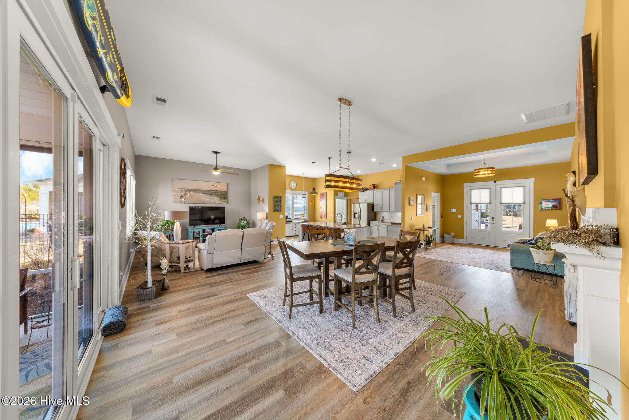 100554003 | Photo 15