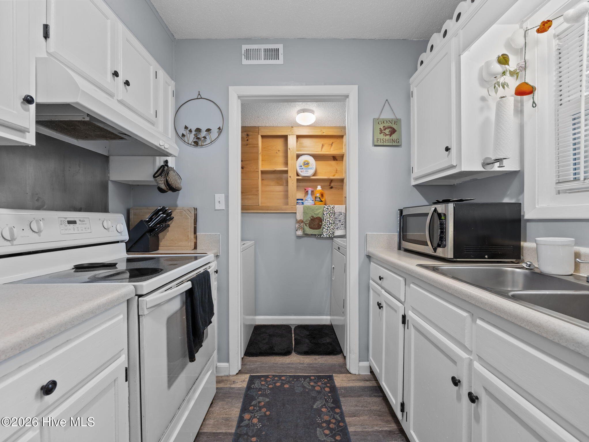 100567245 | Photo 18