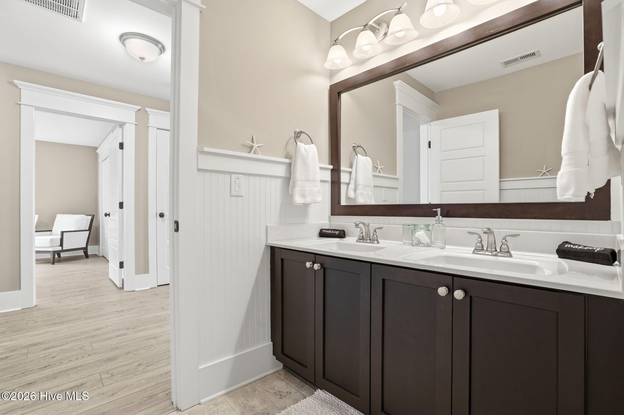 100559080 | Photo 52