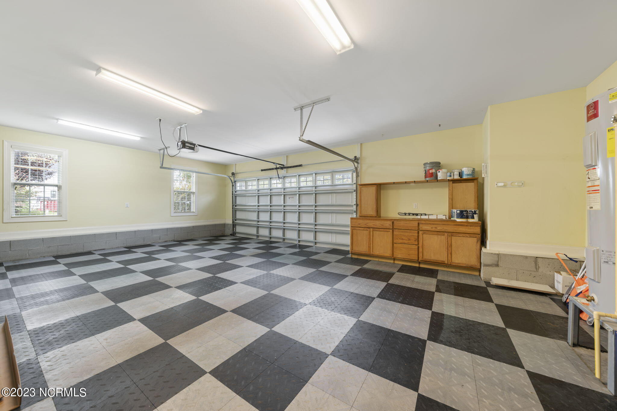 100553667 | Photo 44