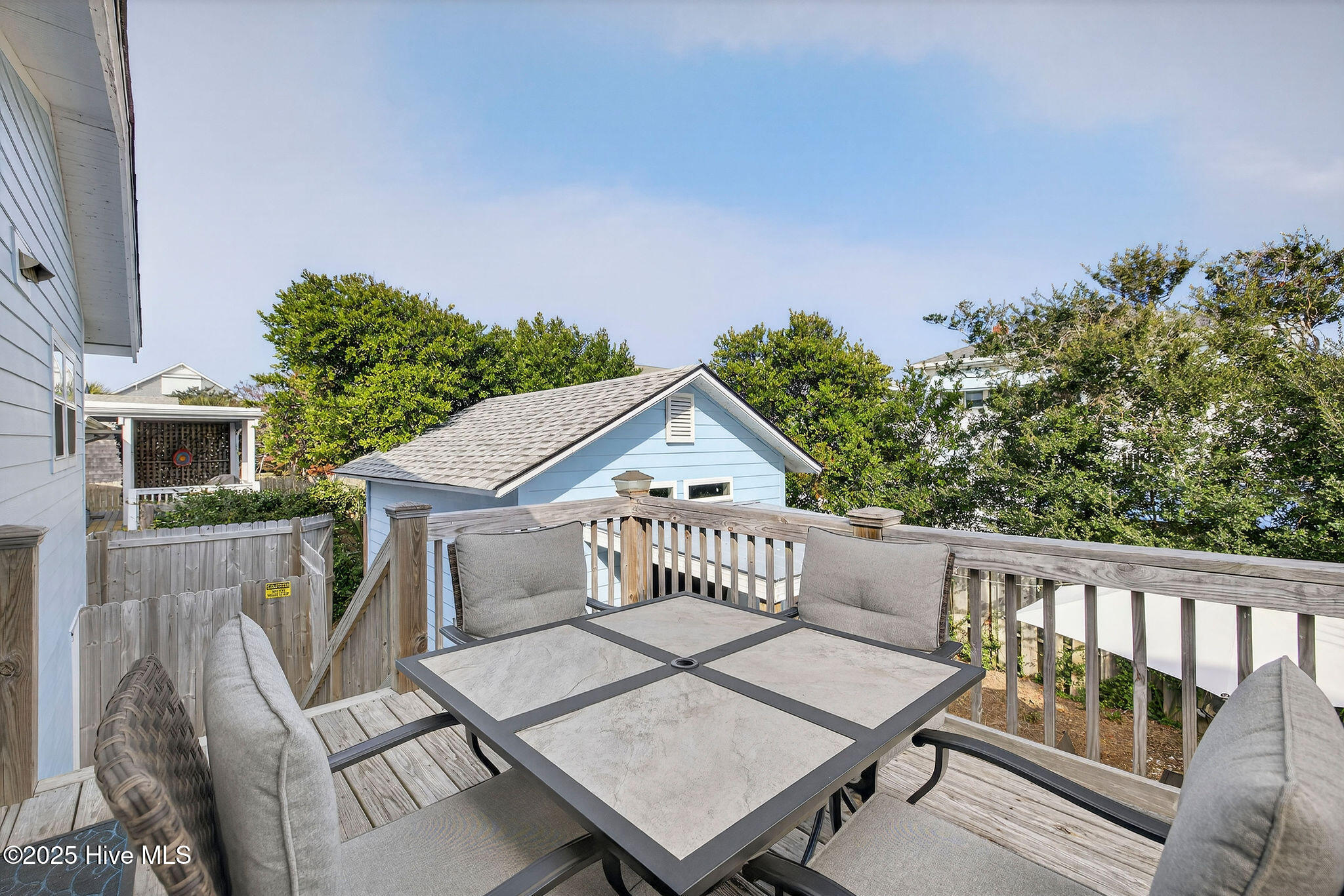 100543677 | Photo 47