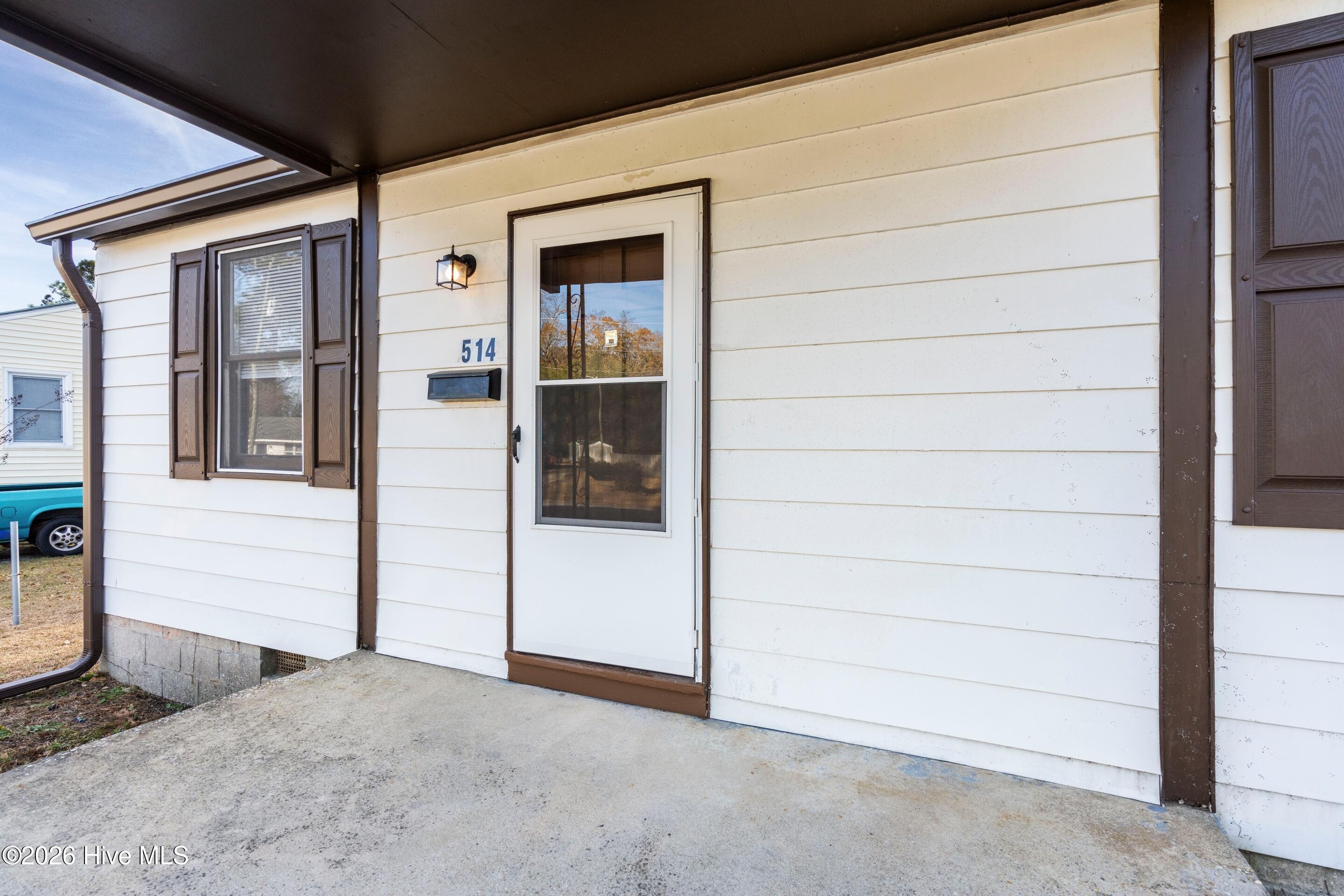 100547310 | Photo 25