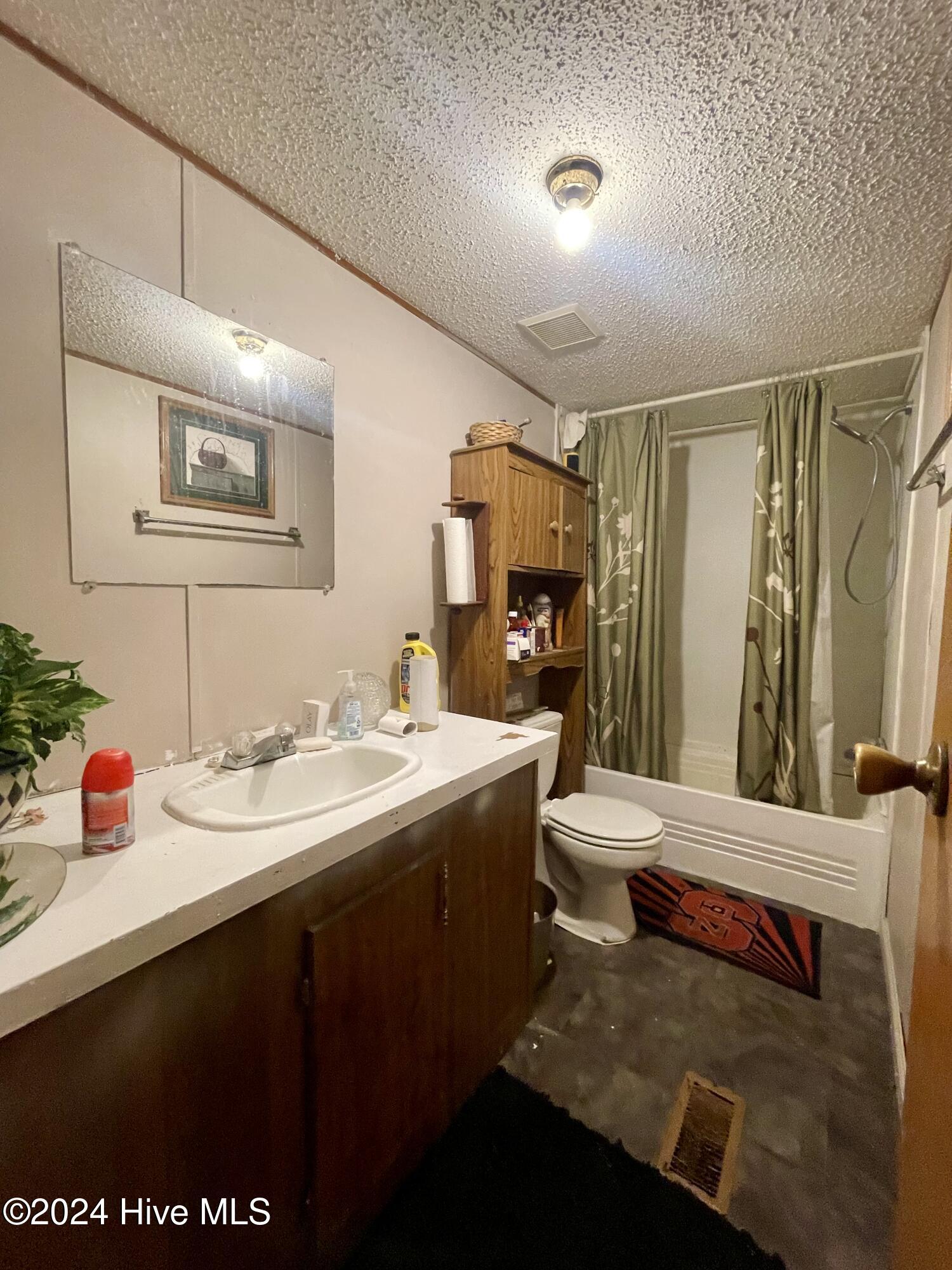 Homes for sale in Williamston, NC | 1109 Beegee Ln, Williamston, NC 27892 | MLS# 100478523