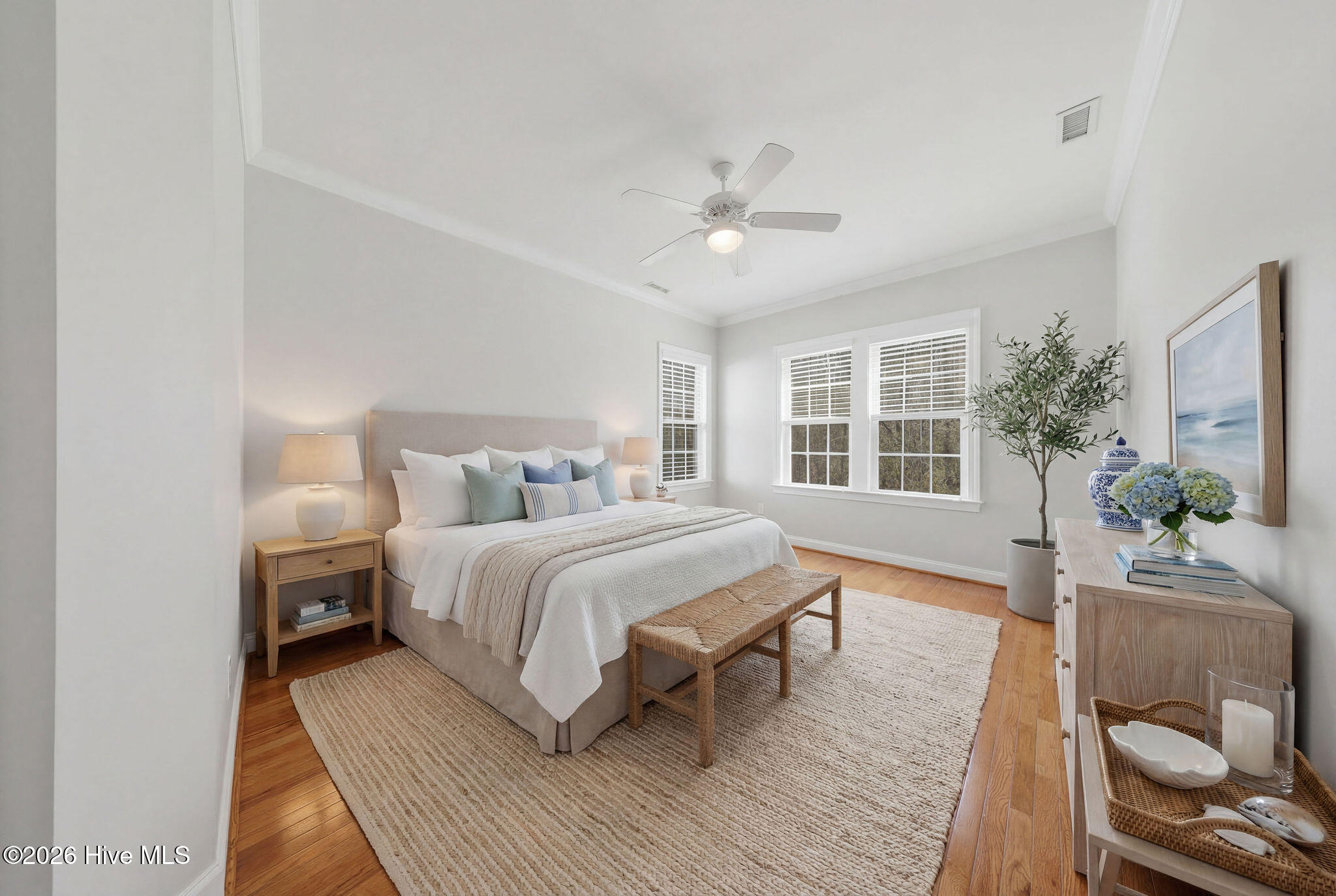 100560858 | Photo 34