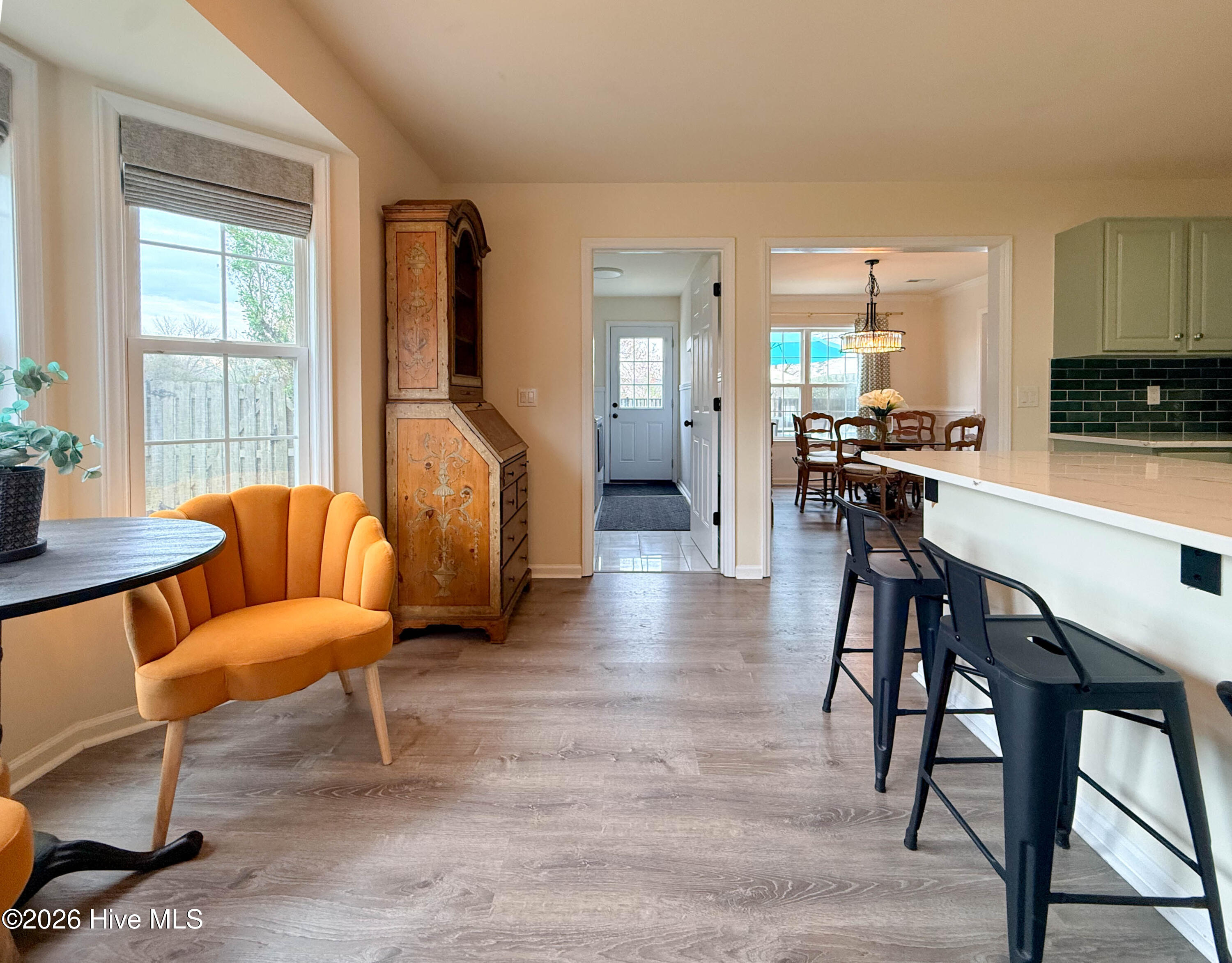 100559708 | Photo 30